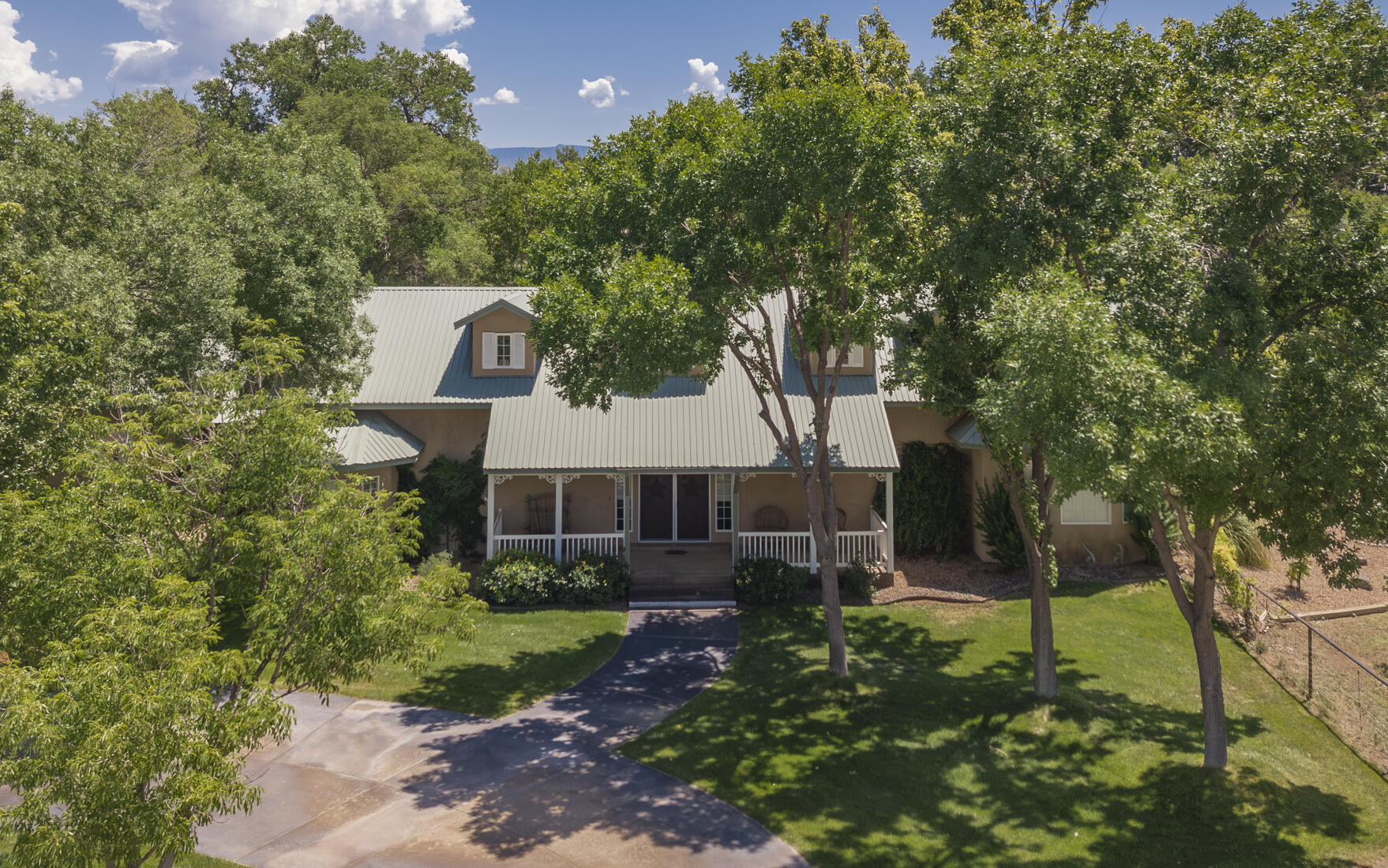 Photo 12 — 220 Del Norte Court