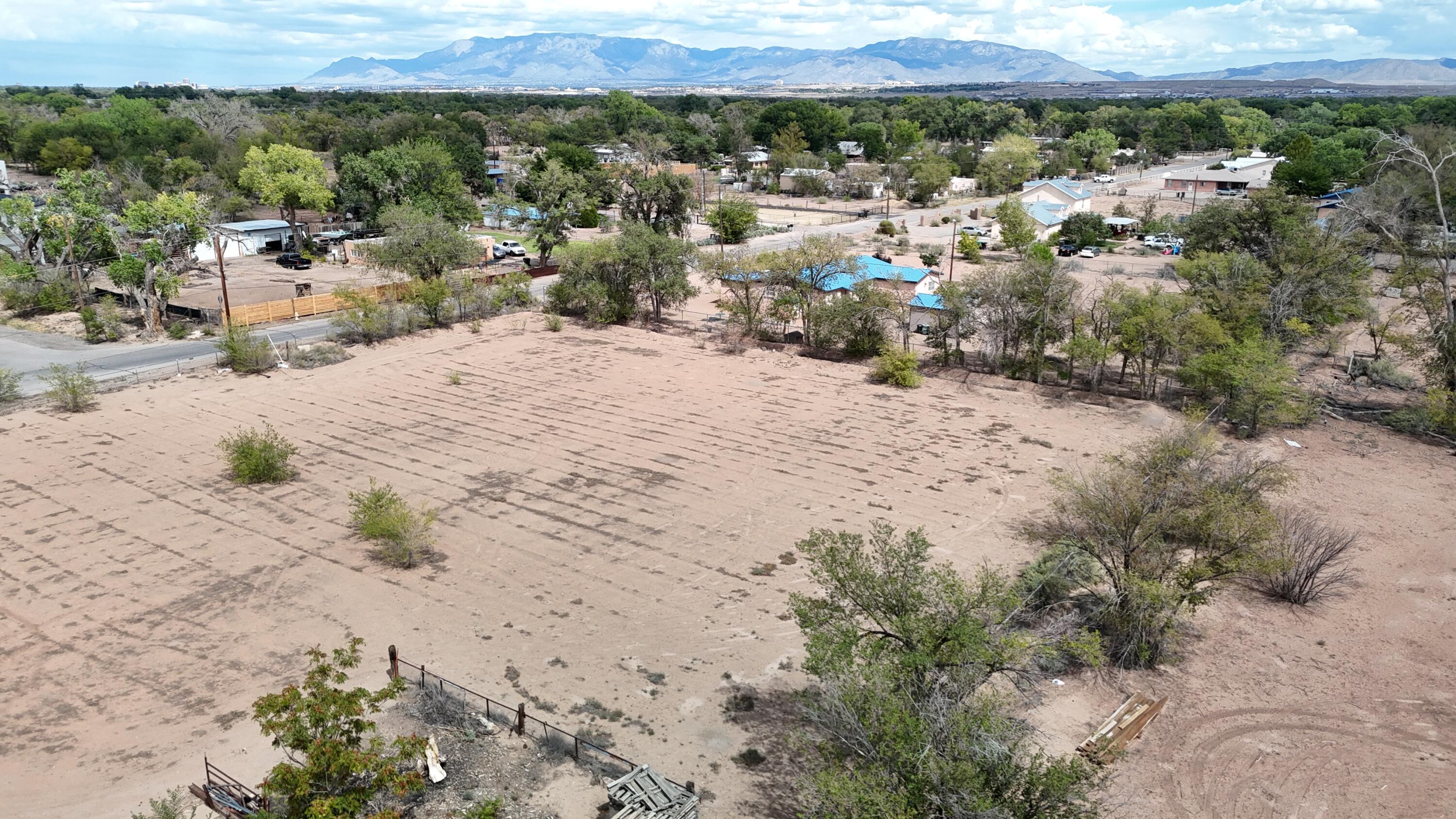 2406 Sunshine Road SW, Albuquerque, NM 87105
