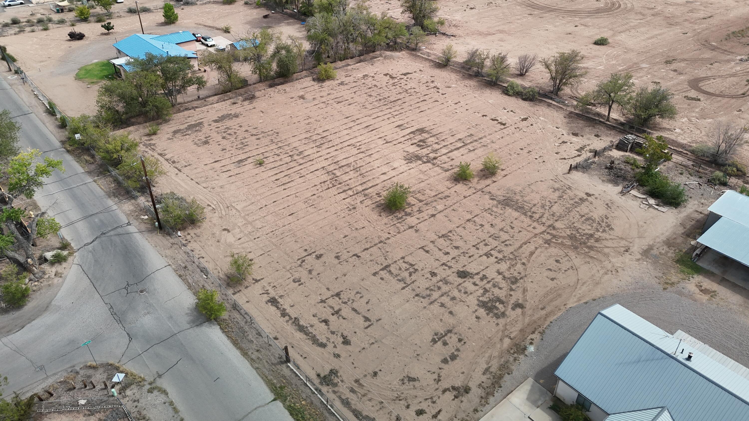 Photo 3 — 2406 Sunshine Road SW