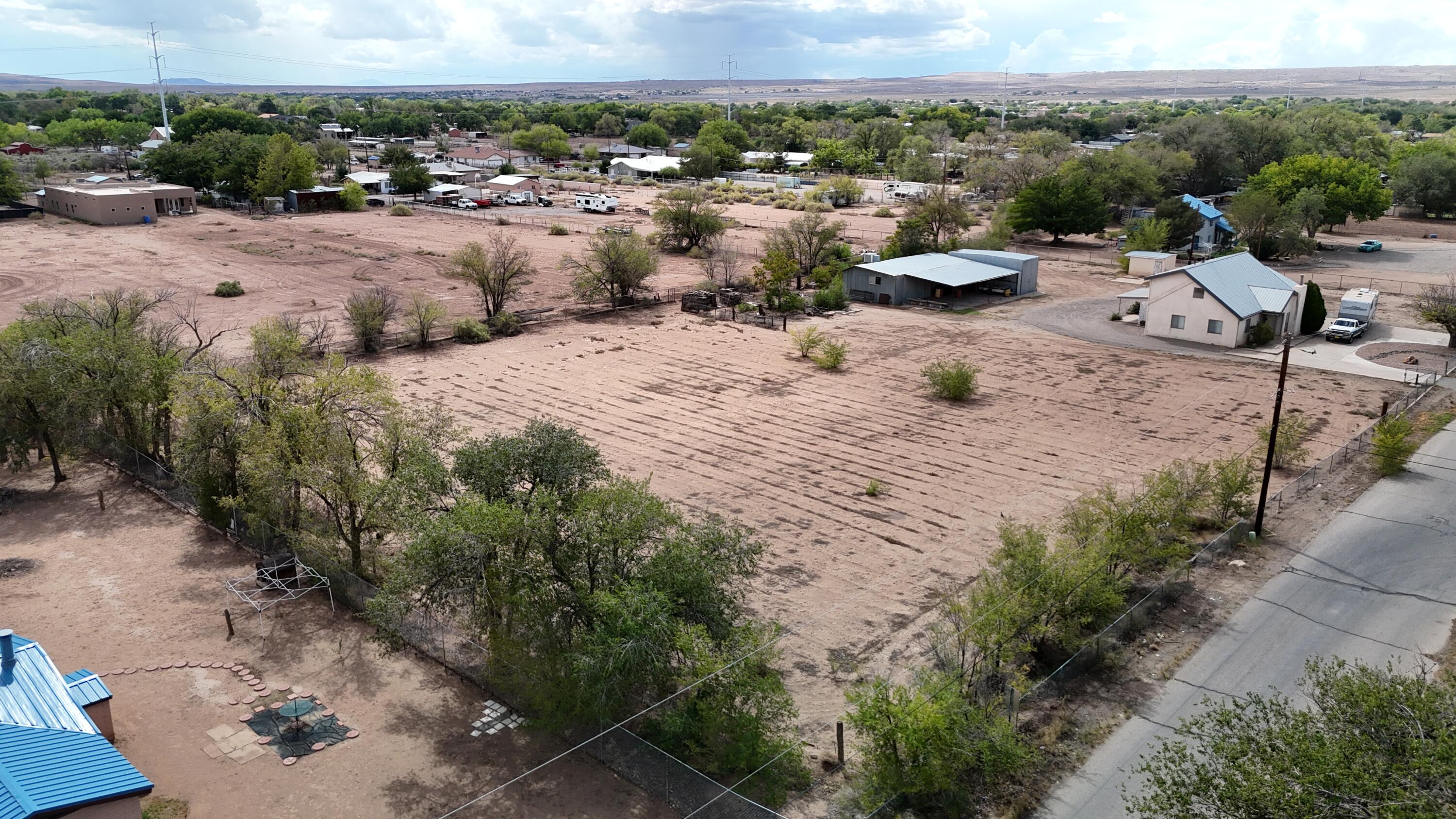 Photo 9 — 2406 Sunshine Road SW