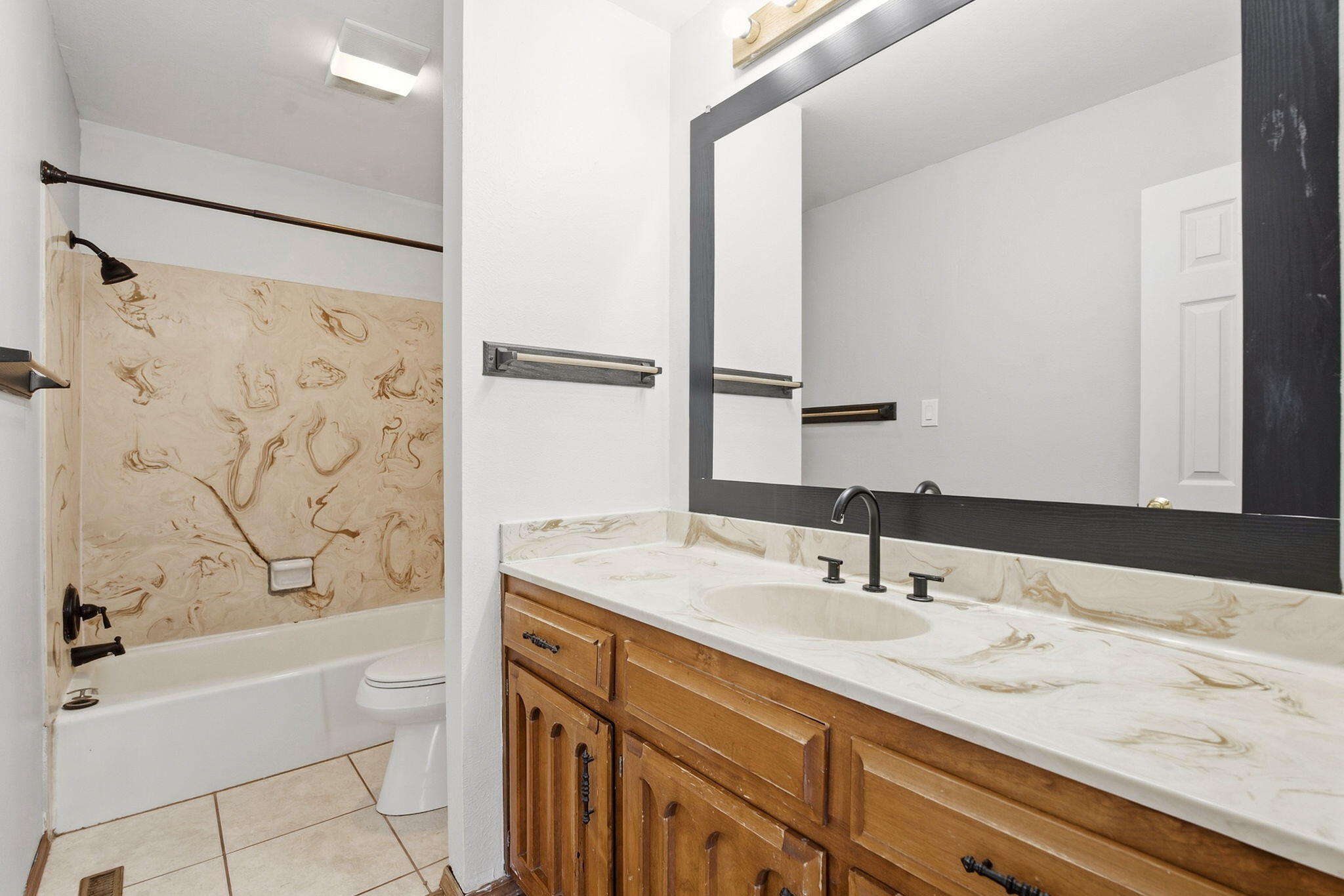 Photo 14 — 7309 Capulin Road NE