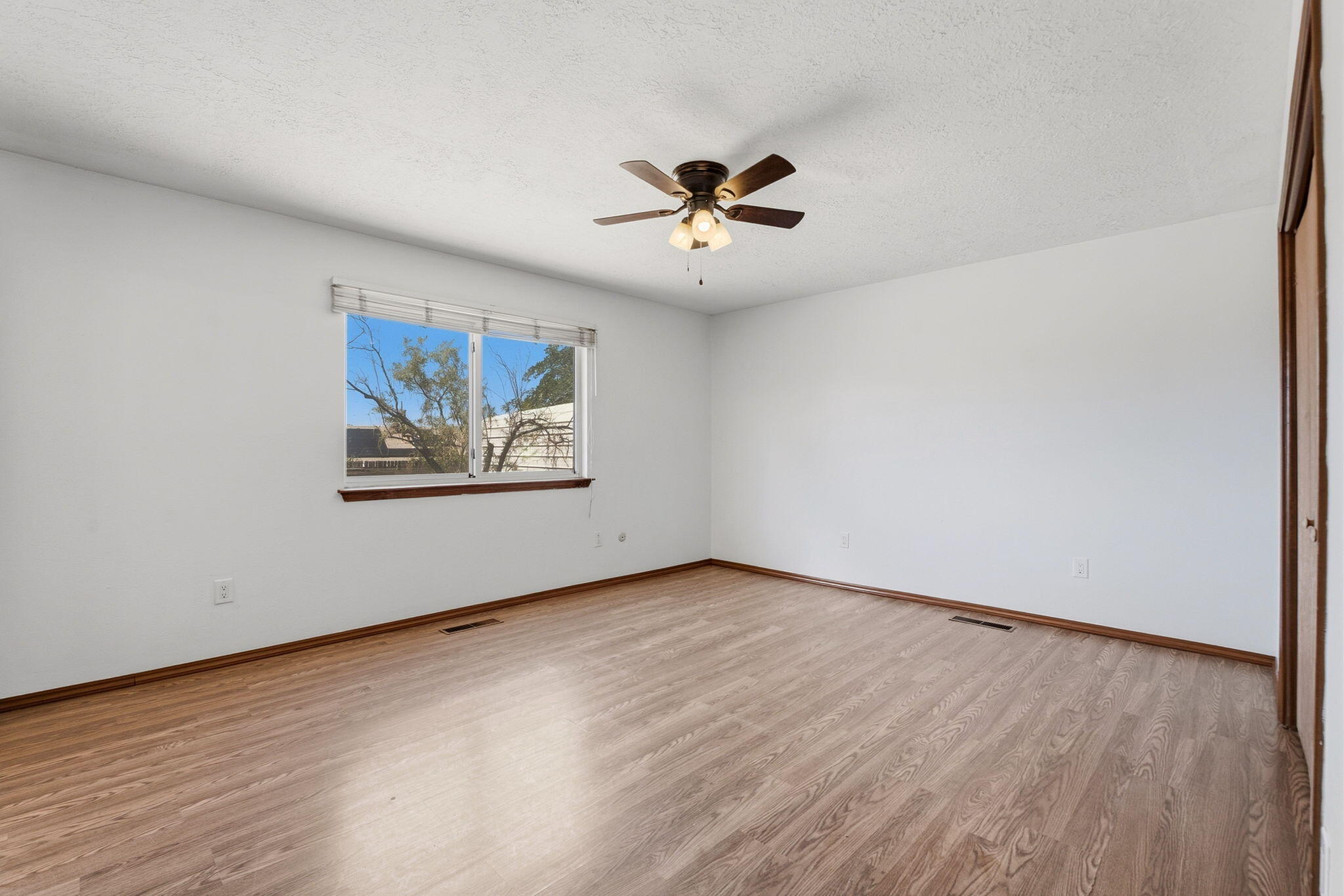 Photo 17 — 7309 Capulin Road NE