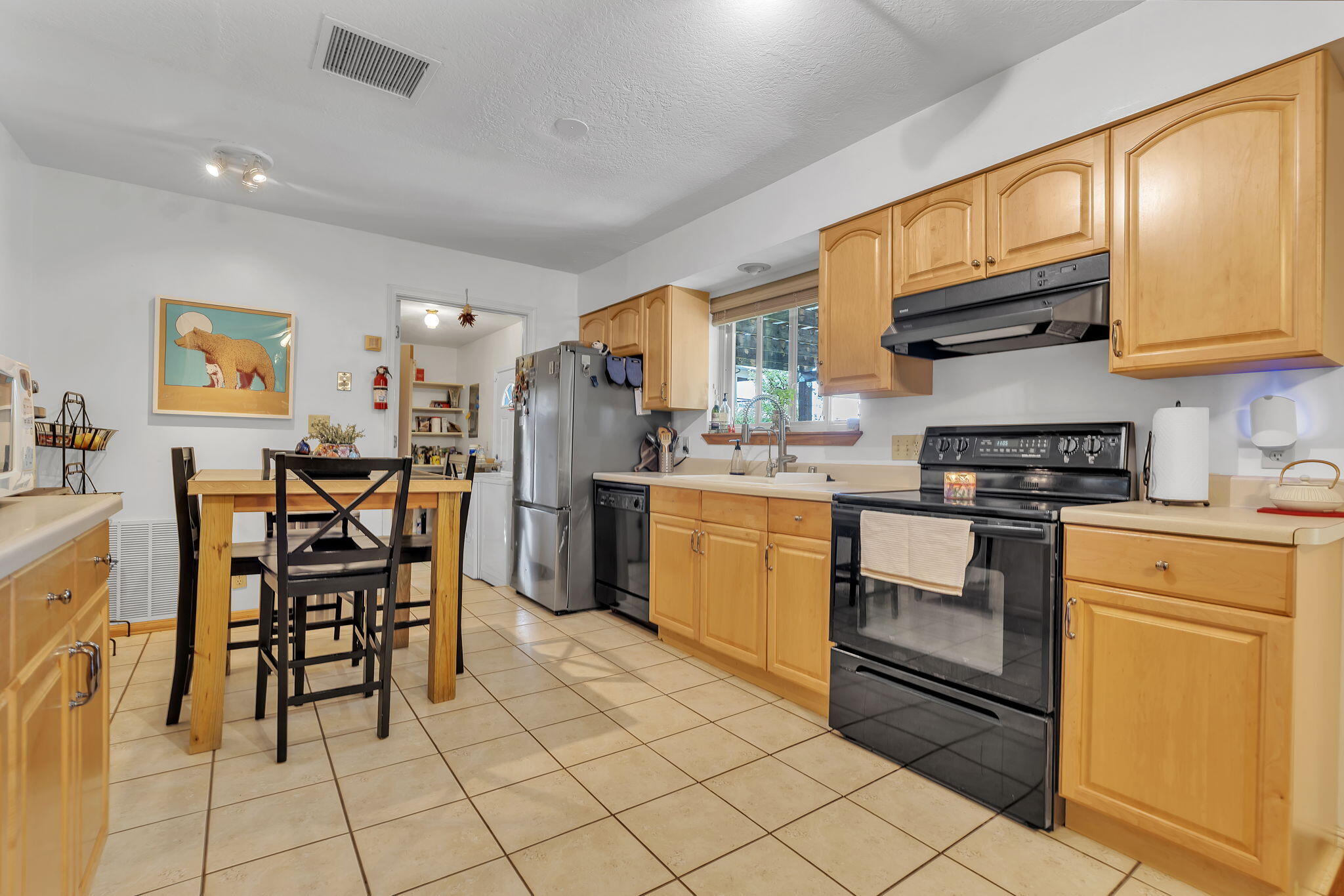 Photo 8 — 1310 North Drive