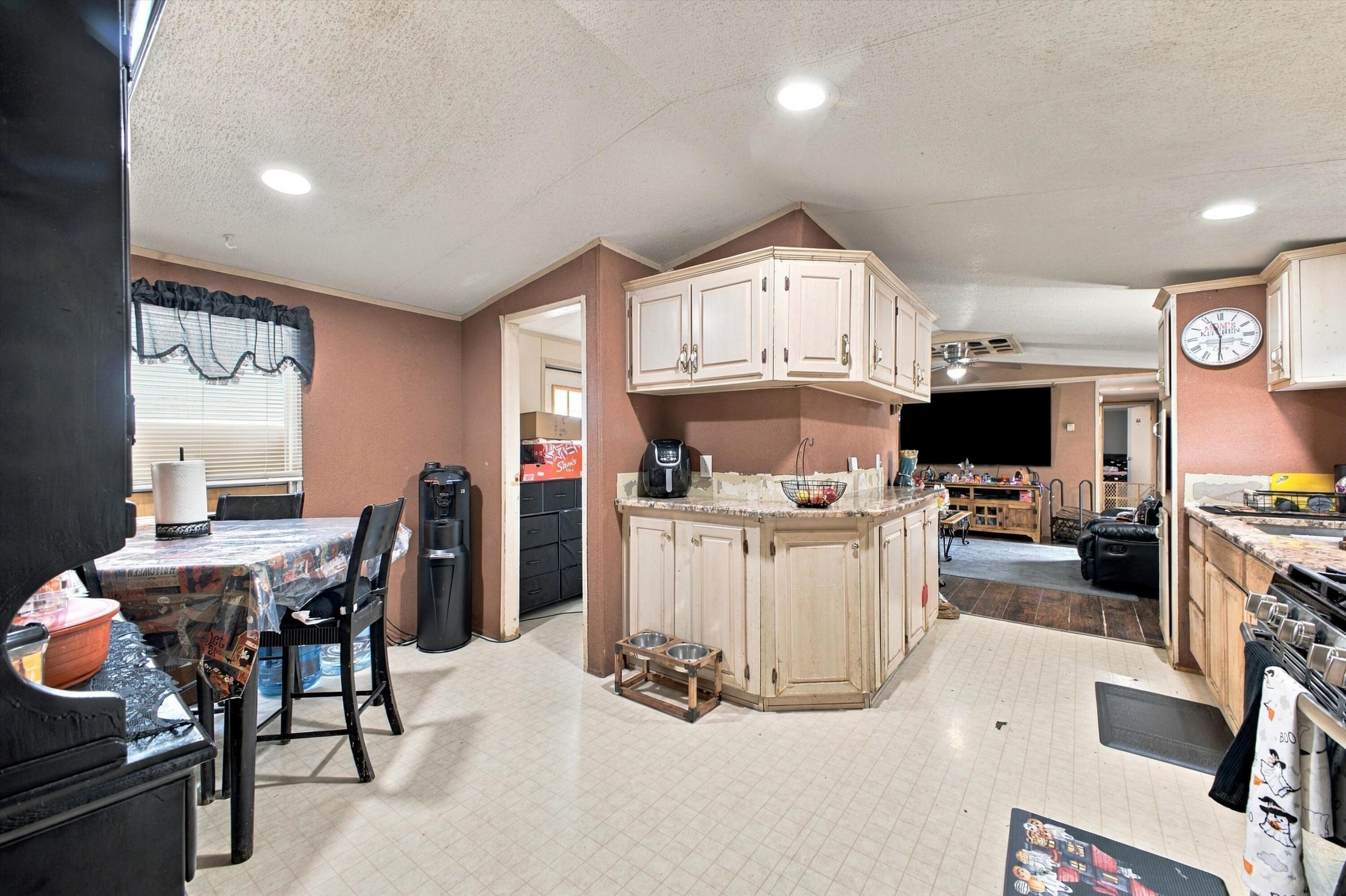 Photo 18 — 2911 Ervien Lane SW 16