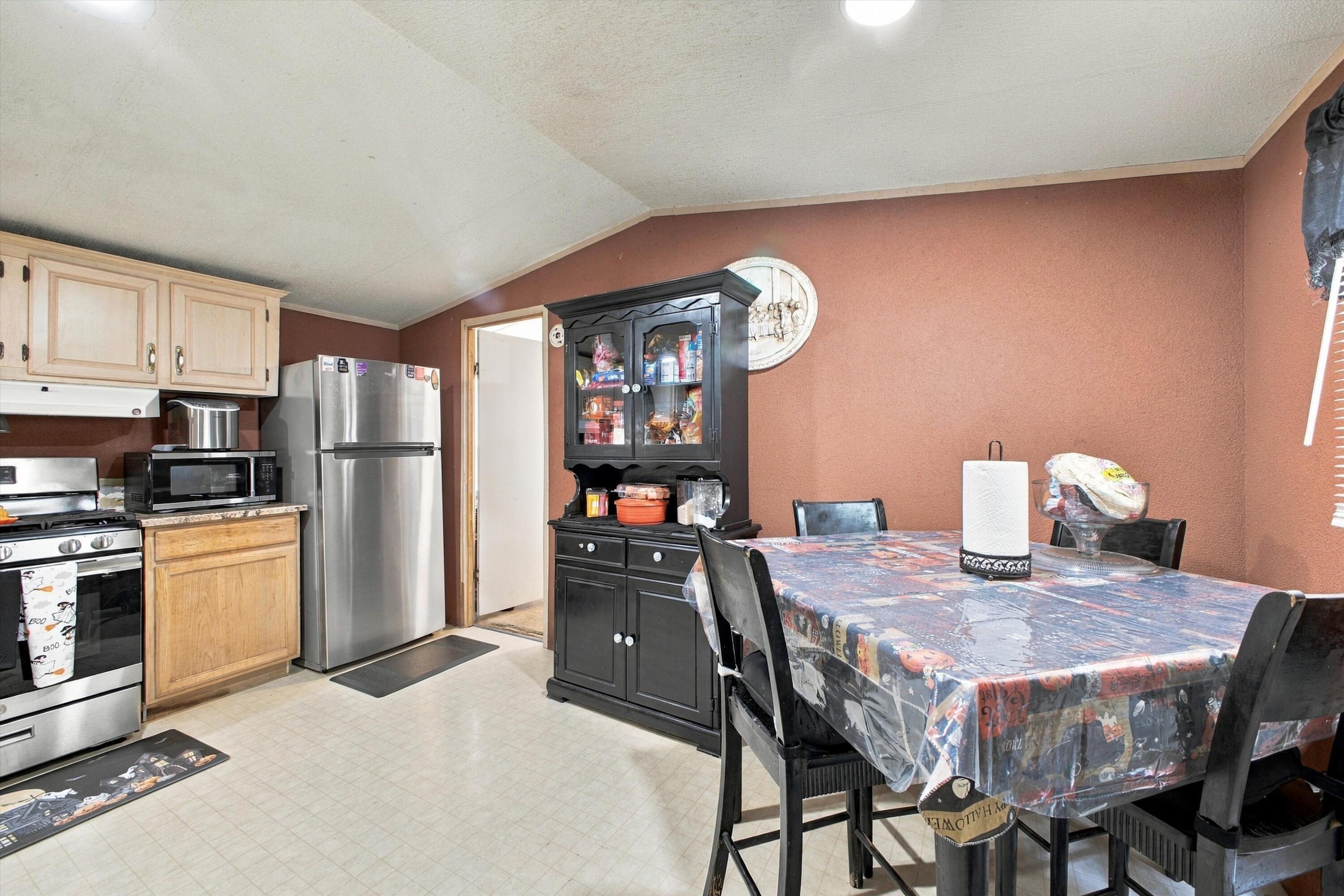 Photo 15 — 2911 Ervien Lane SW 16