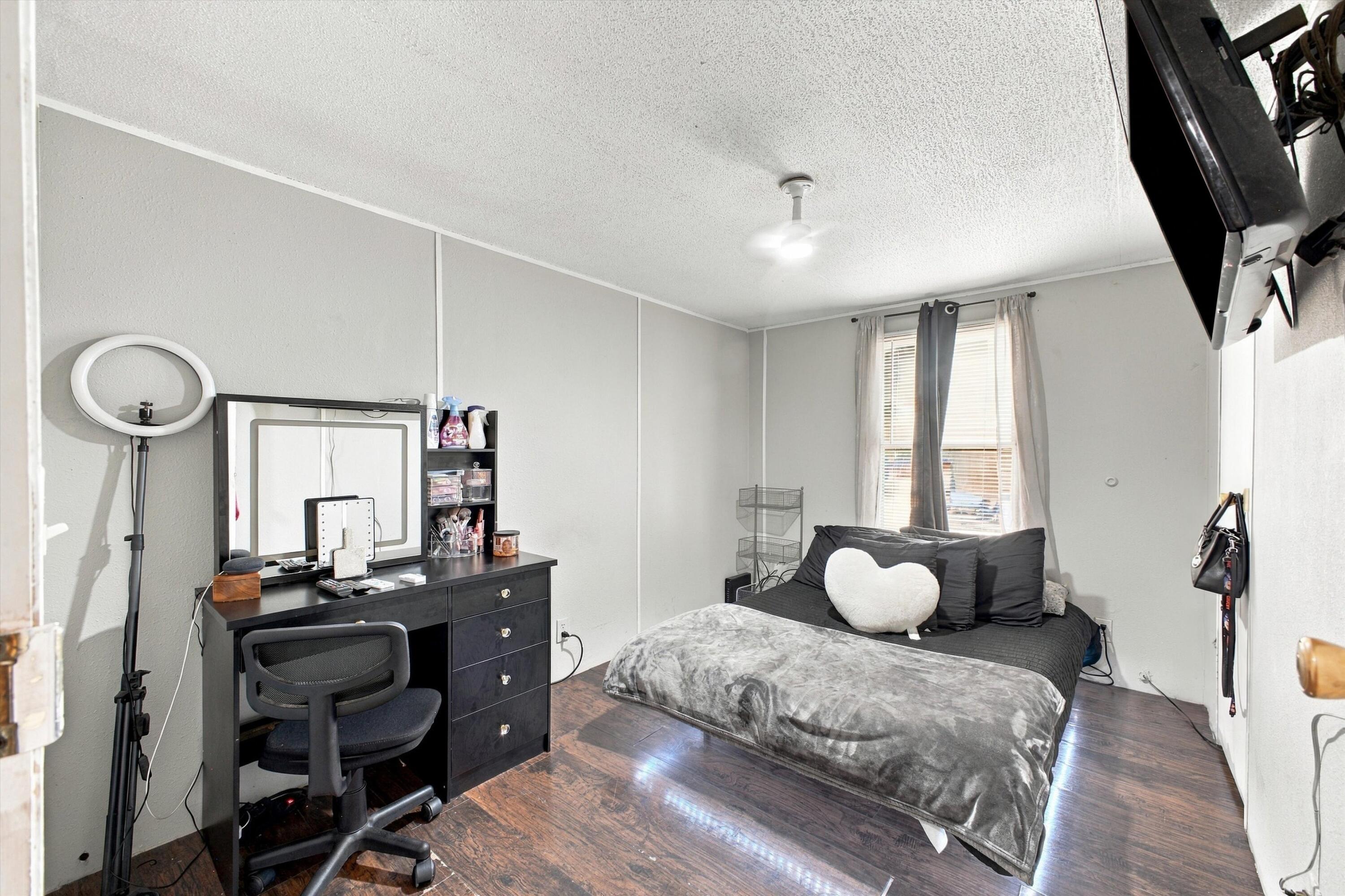 Photo 11 — 2911 Ervien Lane SW 16