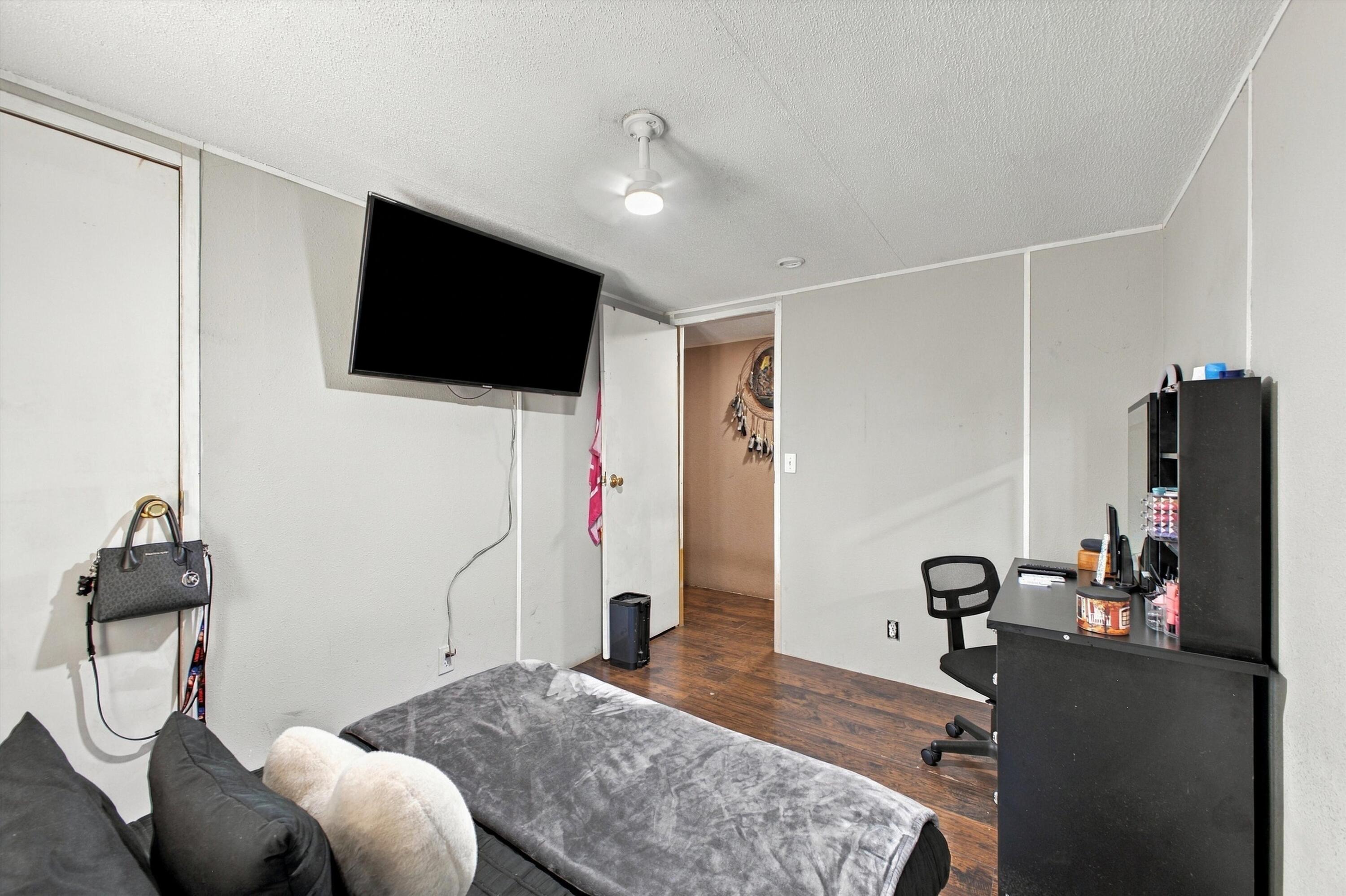 Photo 10 — 2911 Ervien Lane SW 16