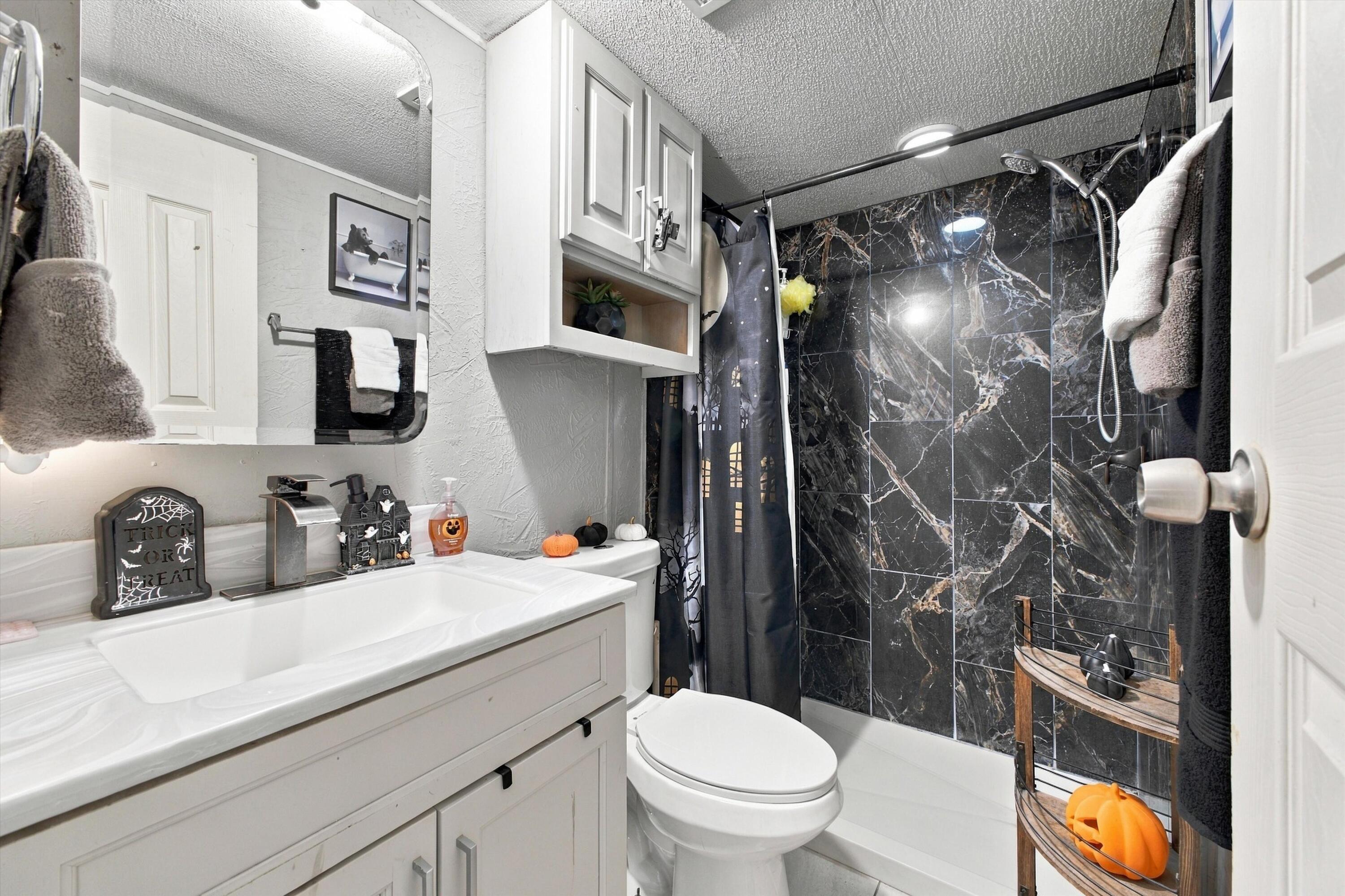 Photo 9 — 2911 Ervien Lane SW 16