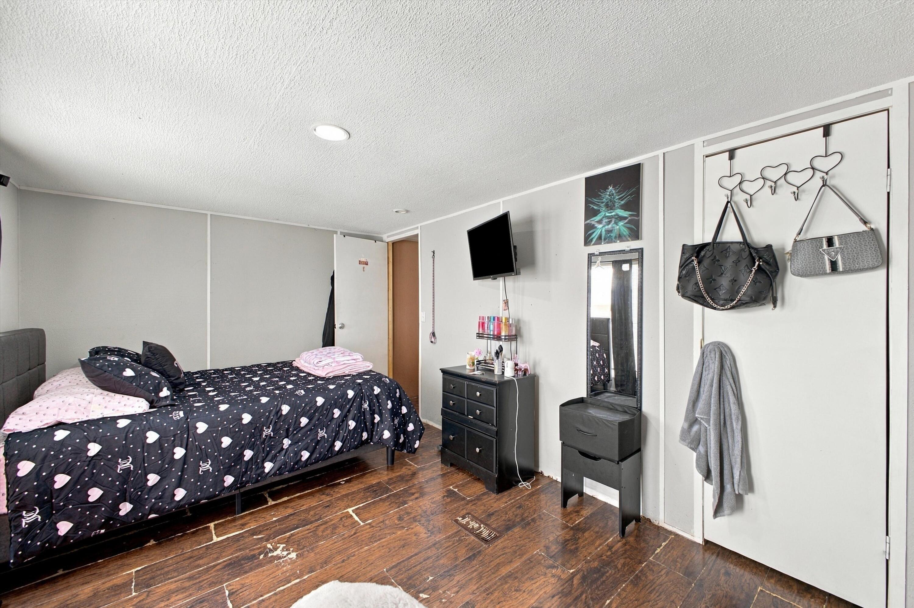 Photo 7 — 2911 Ervien Lane SW 16
