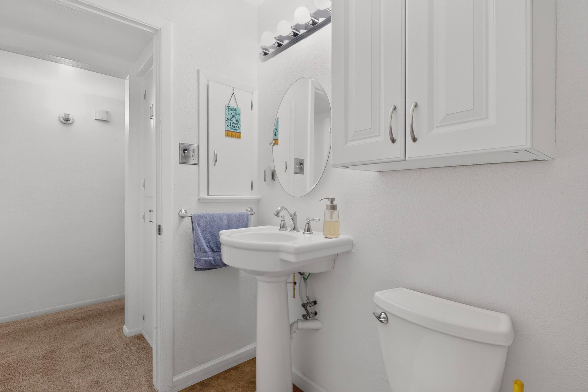 Photo 11 — 713 Claudine Street NE