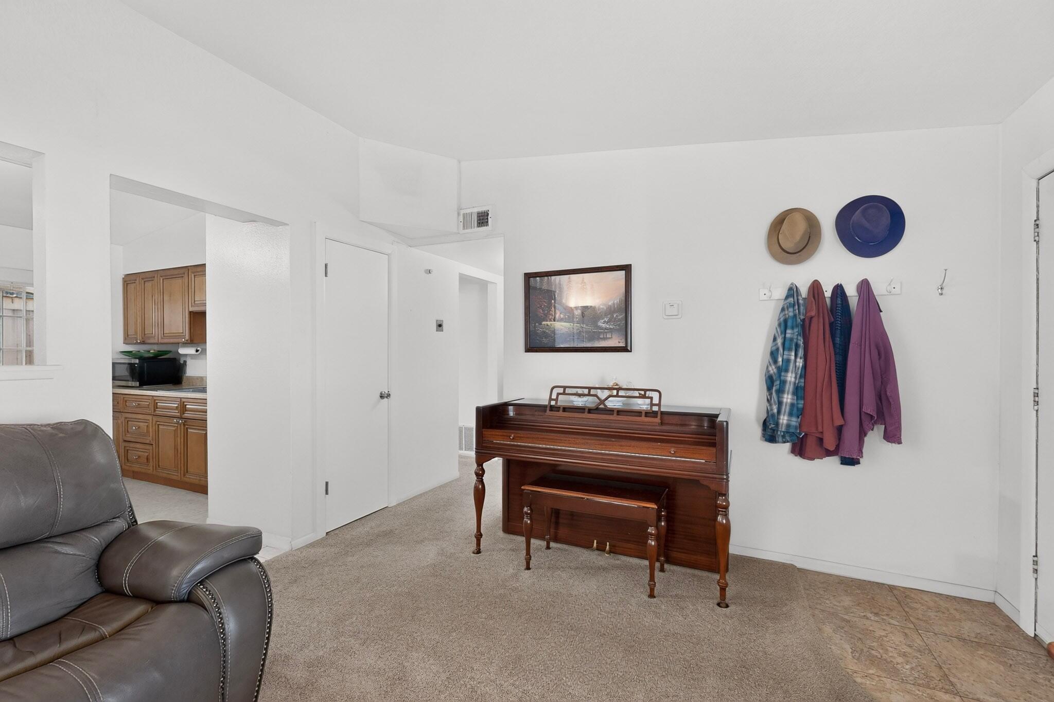 Photo 18 — 713 Claudine Street NE