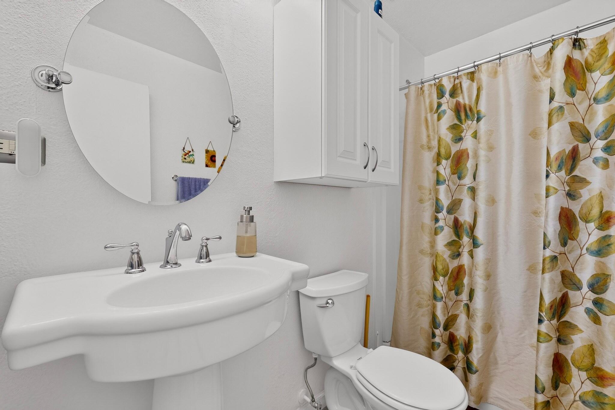 Photo 12 — 713 Claudine Street NE
