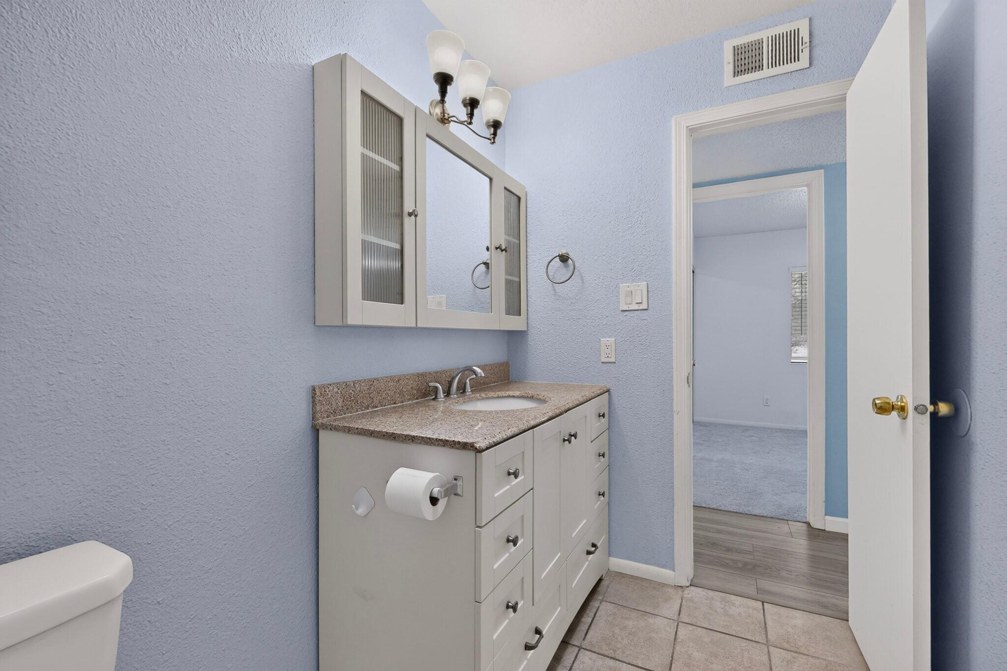 Photo 15 — 8121 Irwin Street NE