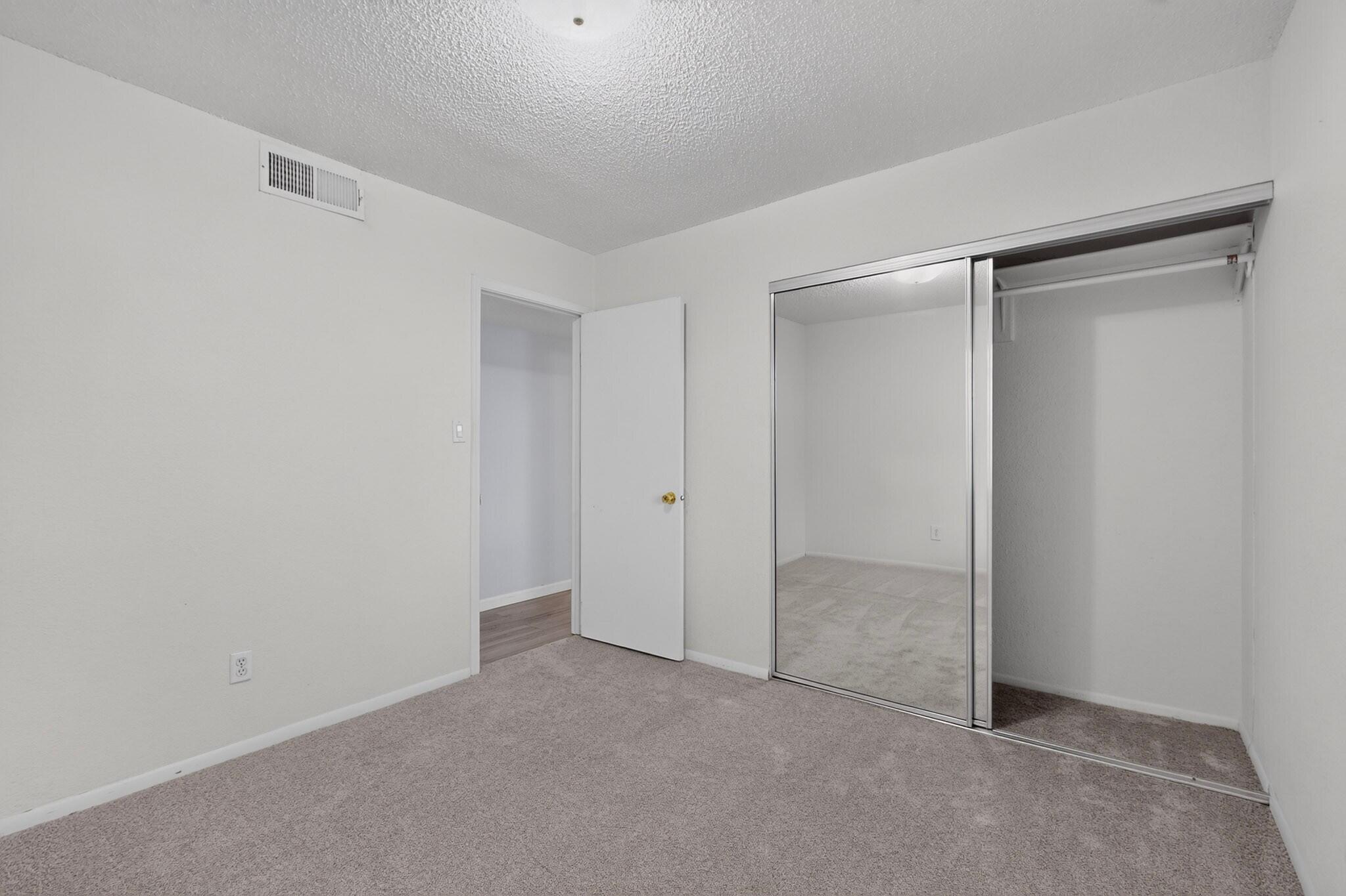 Photo 12 — 8121 Irwin Street NE