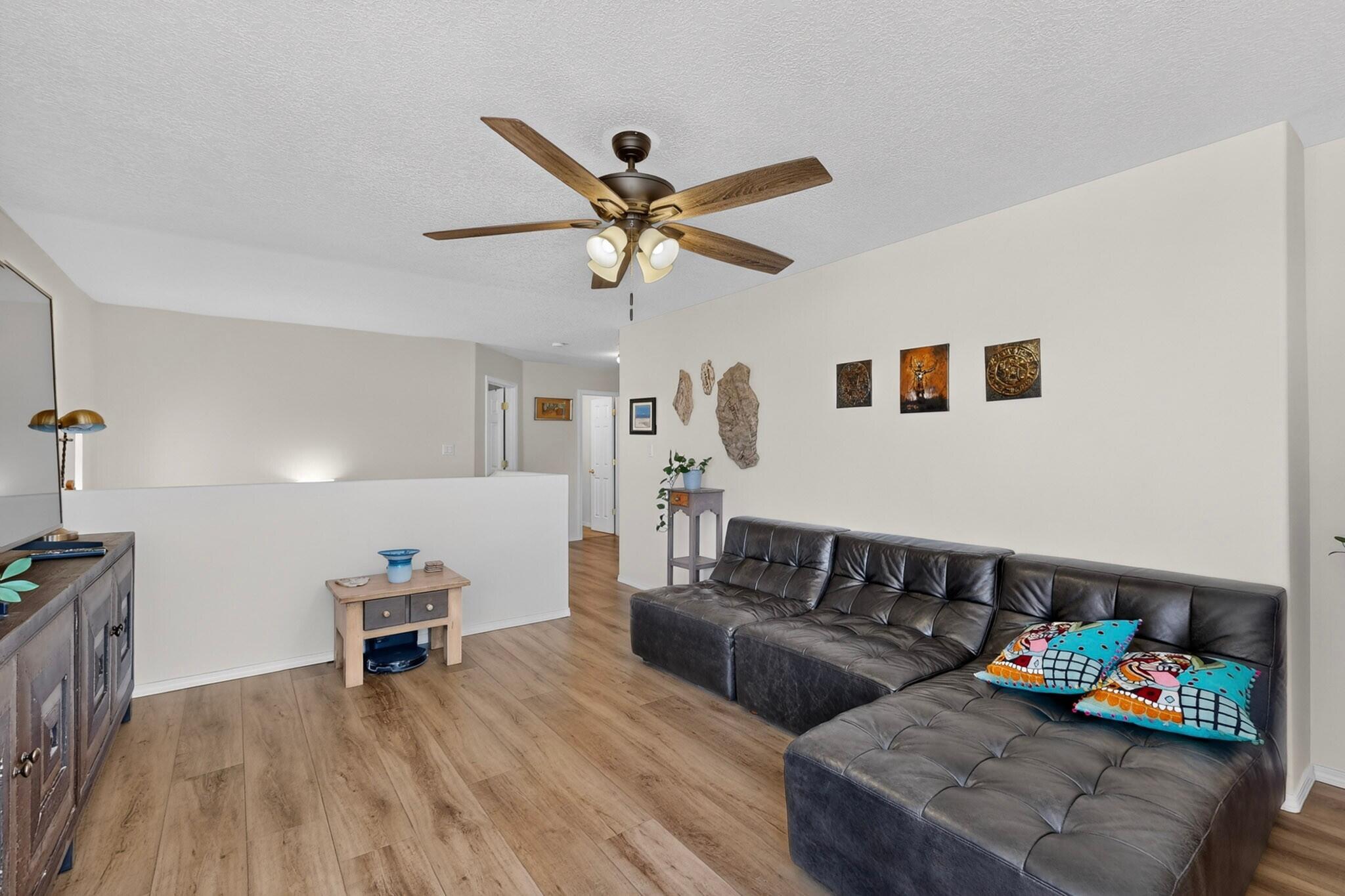 Photo 19 — 6819 Glenturret Way NE