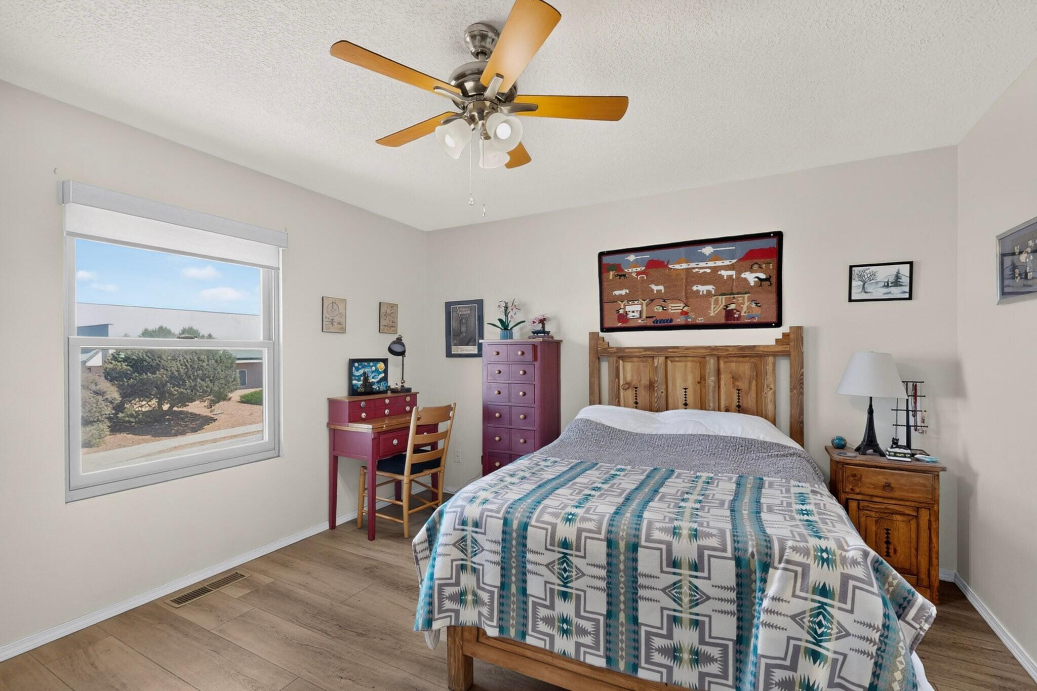 Photo 11 — 6819 Glenturret Way NE