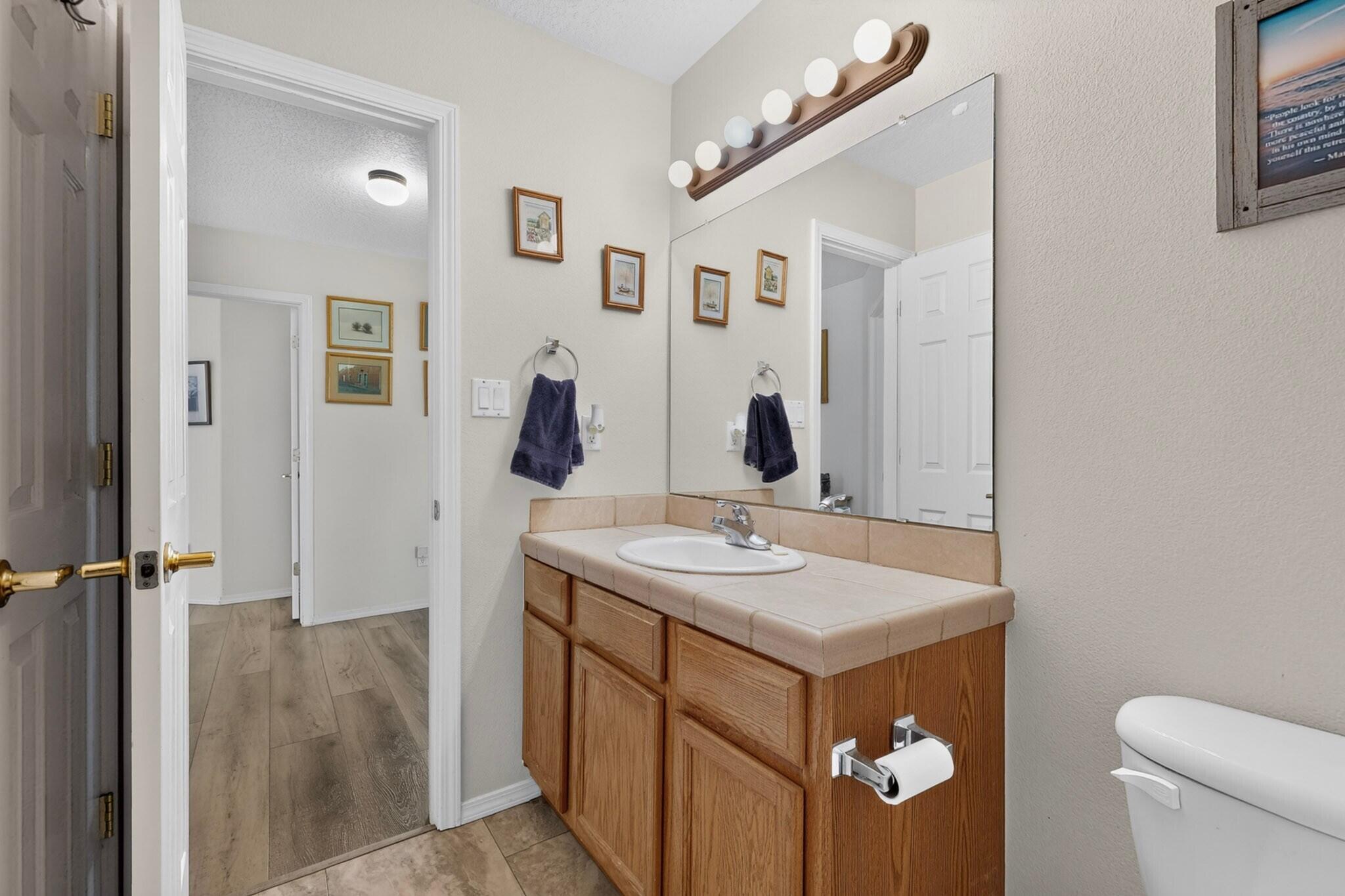 Photo 8 — 6819 Glenturret Way NE