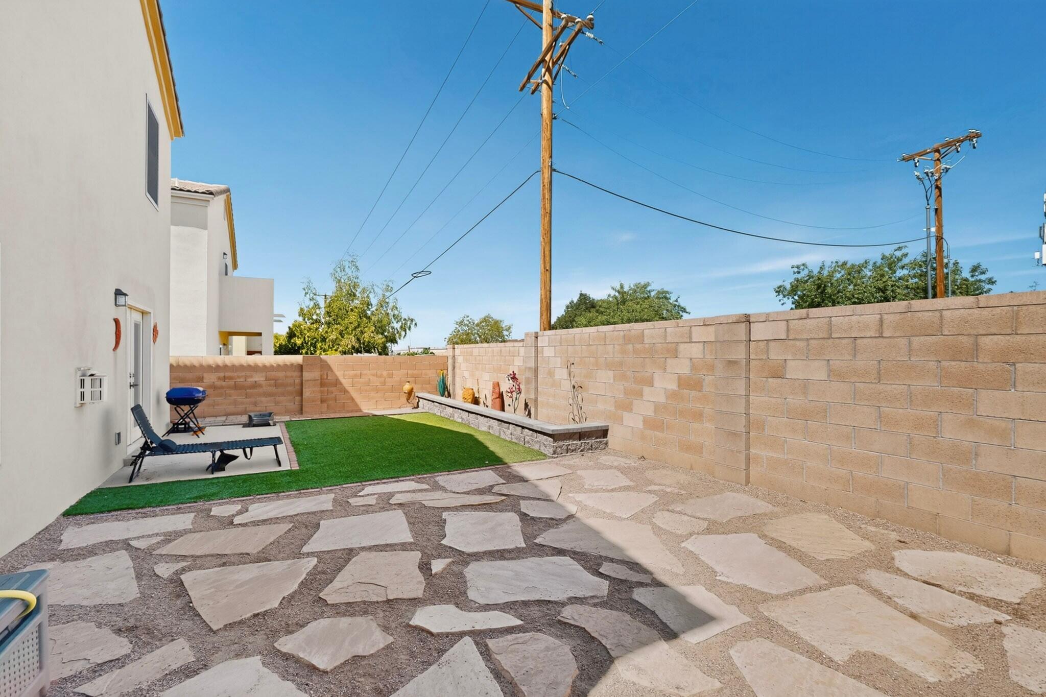 Photo 5 — 6819 Glenturret Way NE