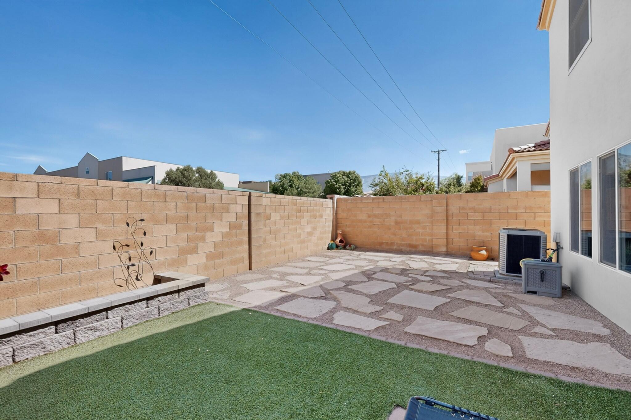 Photo 4 — 6819 Glenturret Way NE