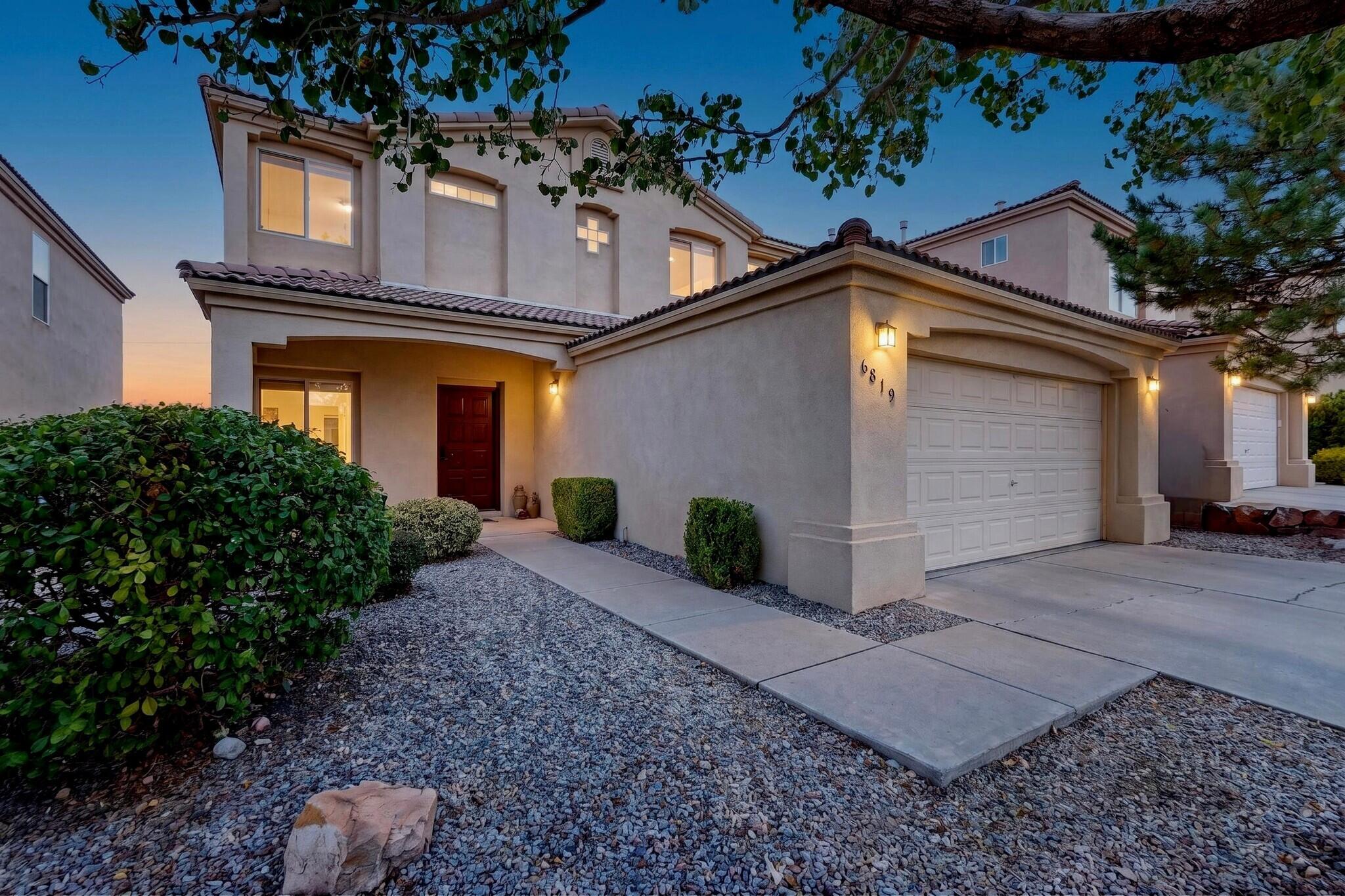 Photo 2 — 6819 Glenturret Way NE