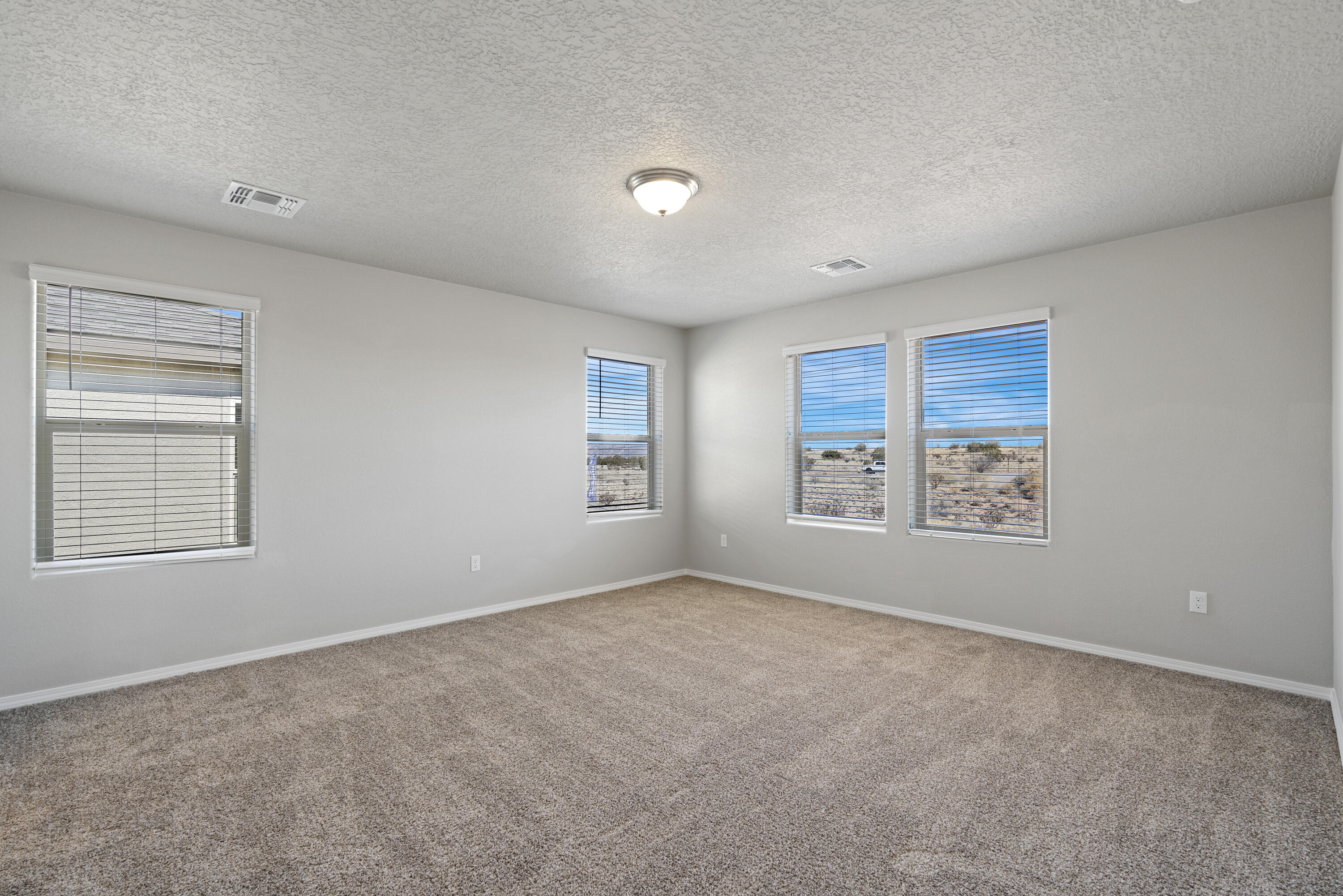 Photo 5 — 2424 Eglisfield Loop NE