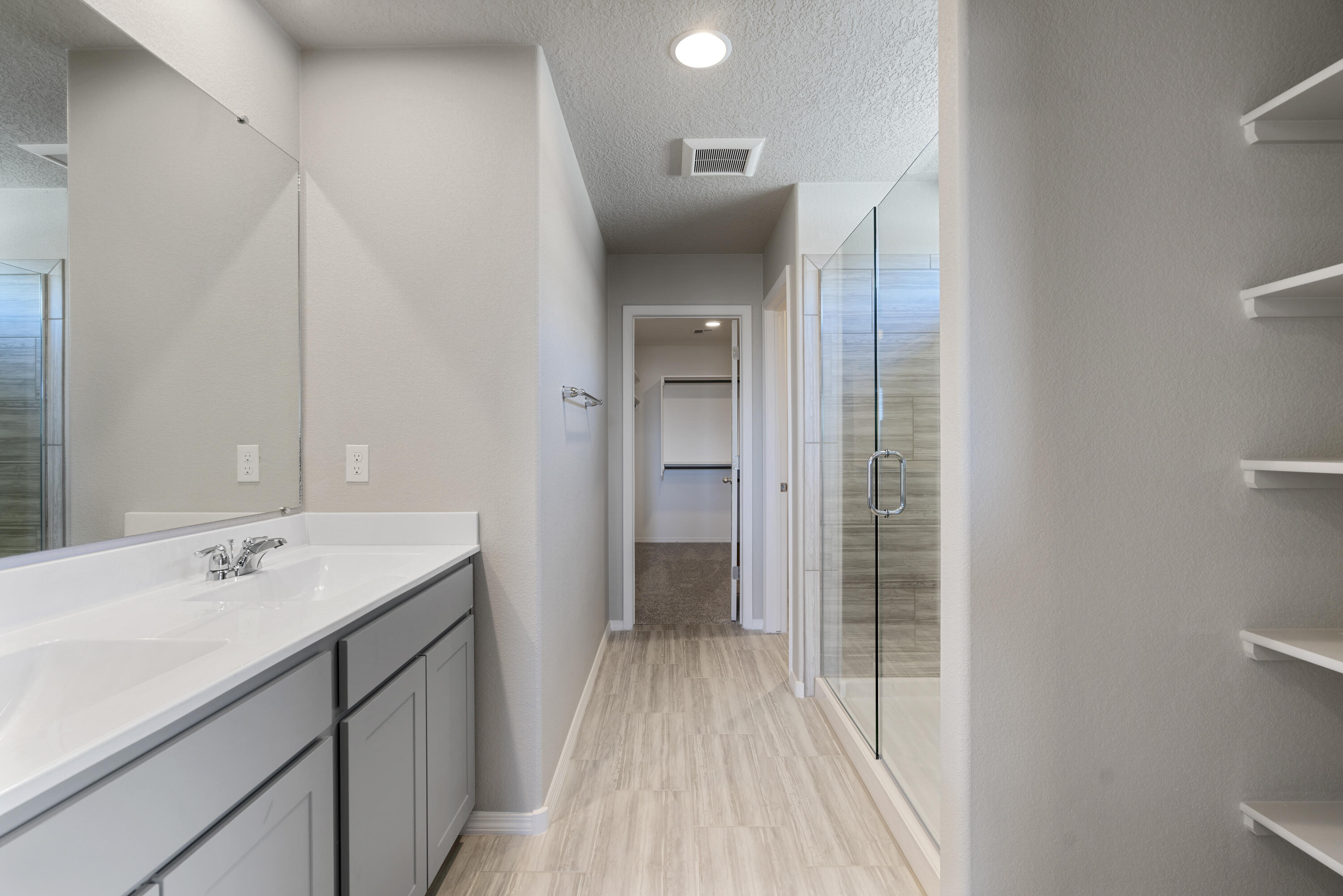 Photo 4 — 2424 Eglisfield Loop NE