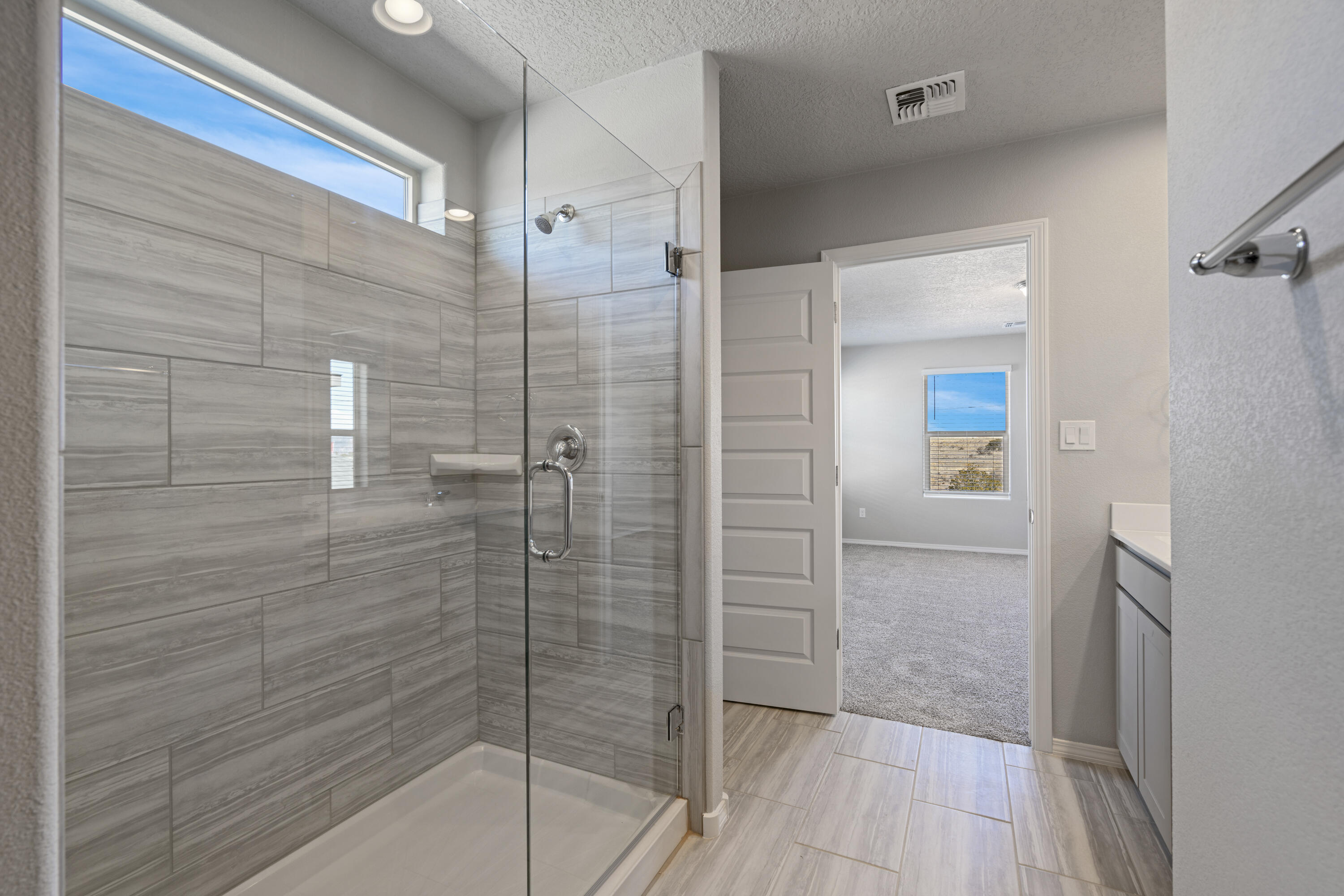 Photo 3 — 2424 Eglisfield Loop NE