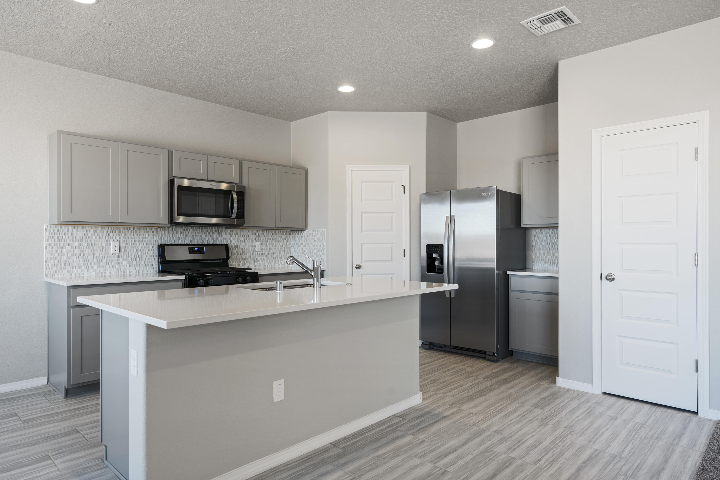 Photo 13 — 2424 Eglisfield Loop NE