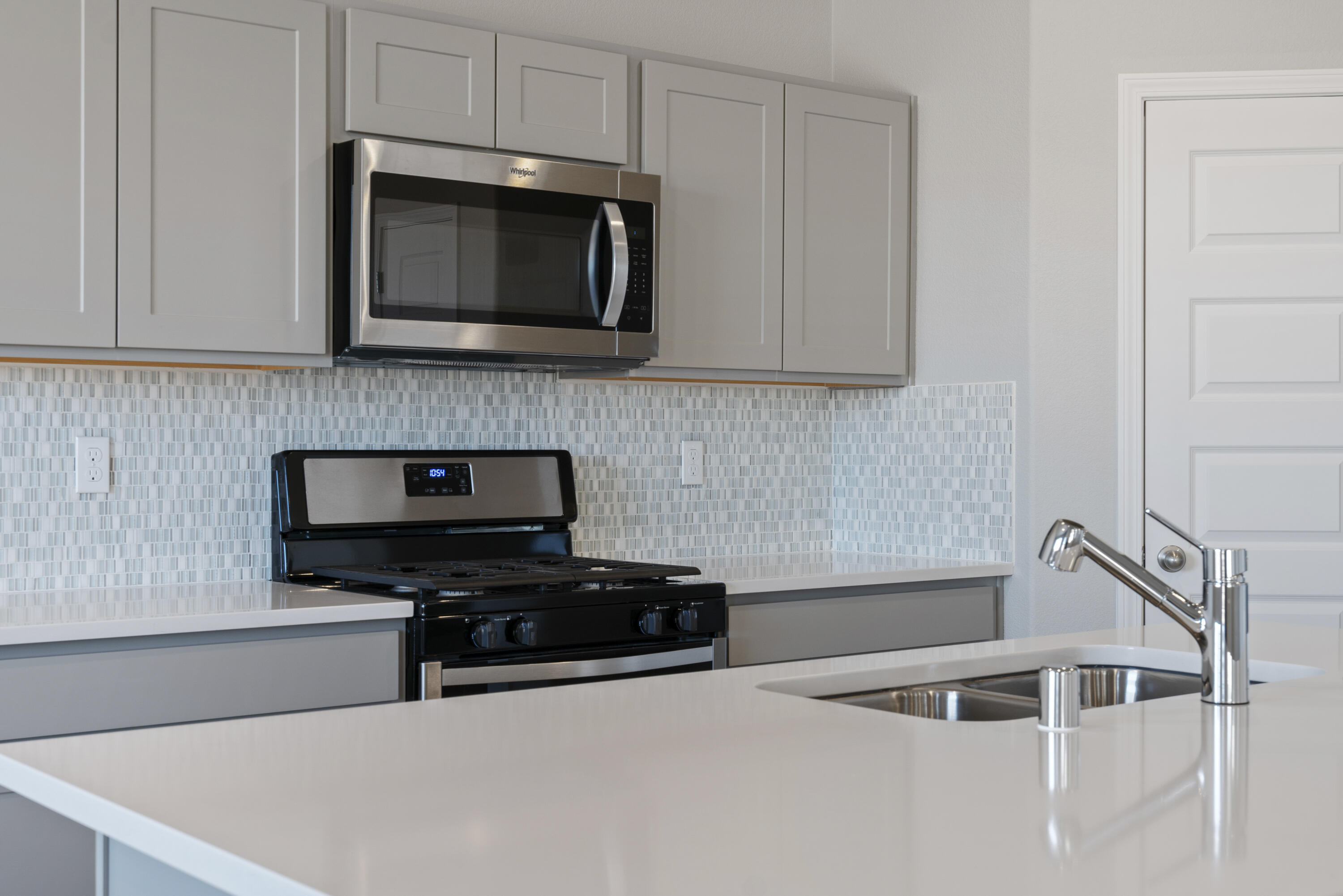 Photo 12 — 2424 Eglisfield Loop NE