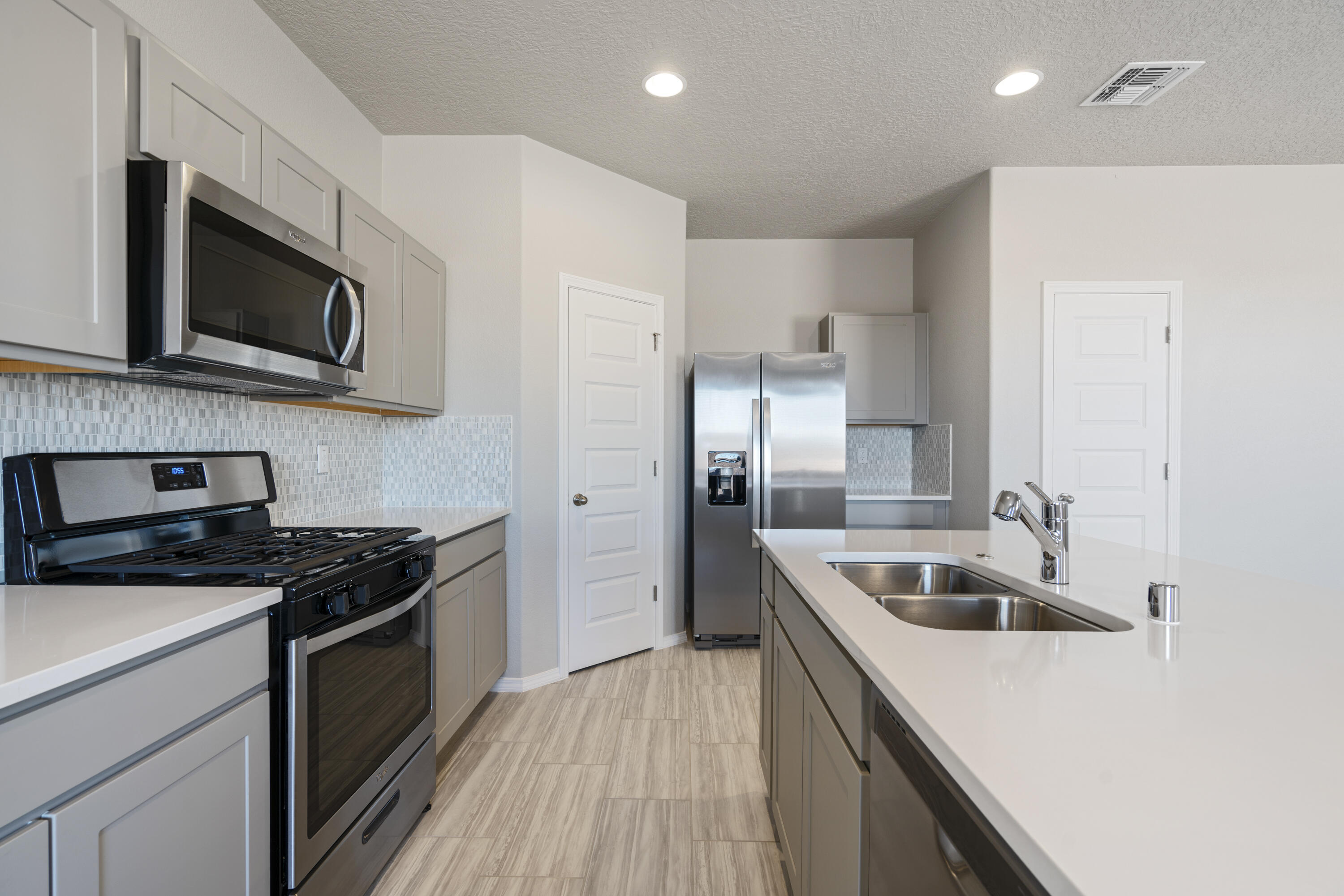 Photo 11 — 2424 Eglisfield Loop NE