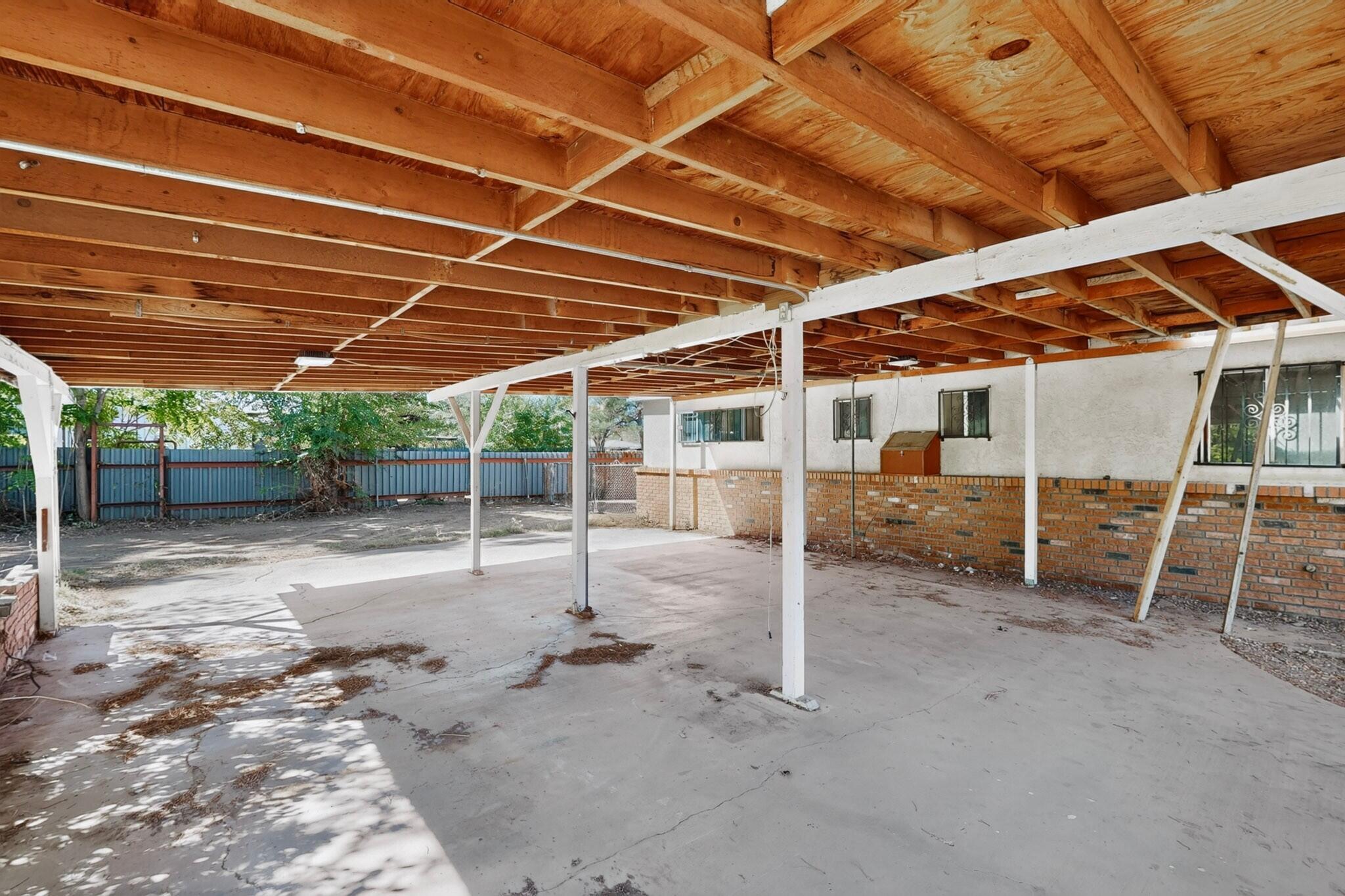 Photo 2 — 2118 Castanada Street SW