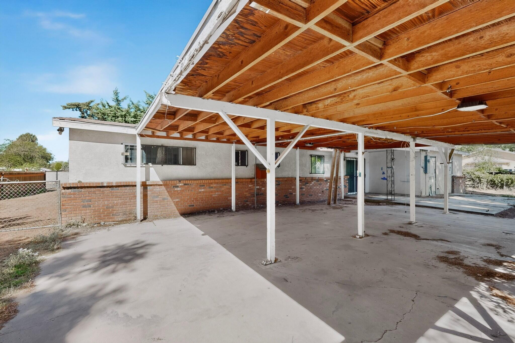 Photo 3 — 2118 Castanada Street SW