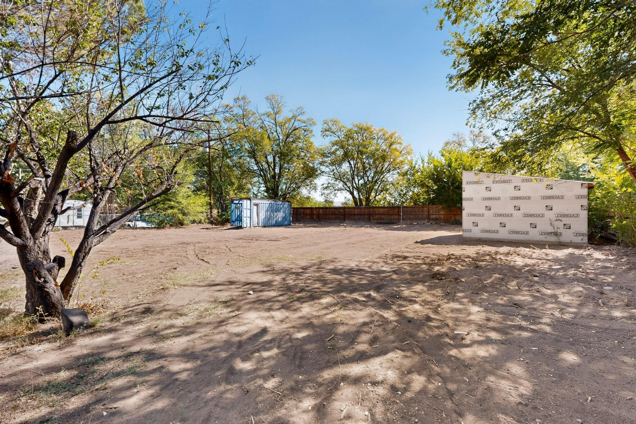 Photo 11 — 2118 Castanada Street SW