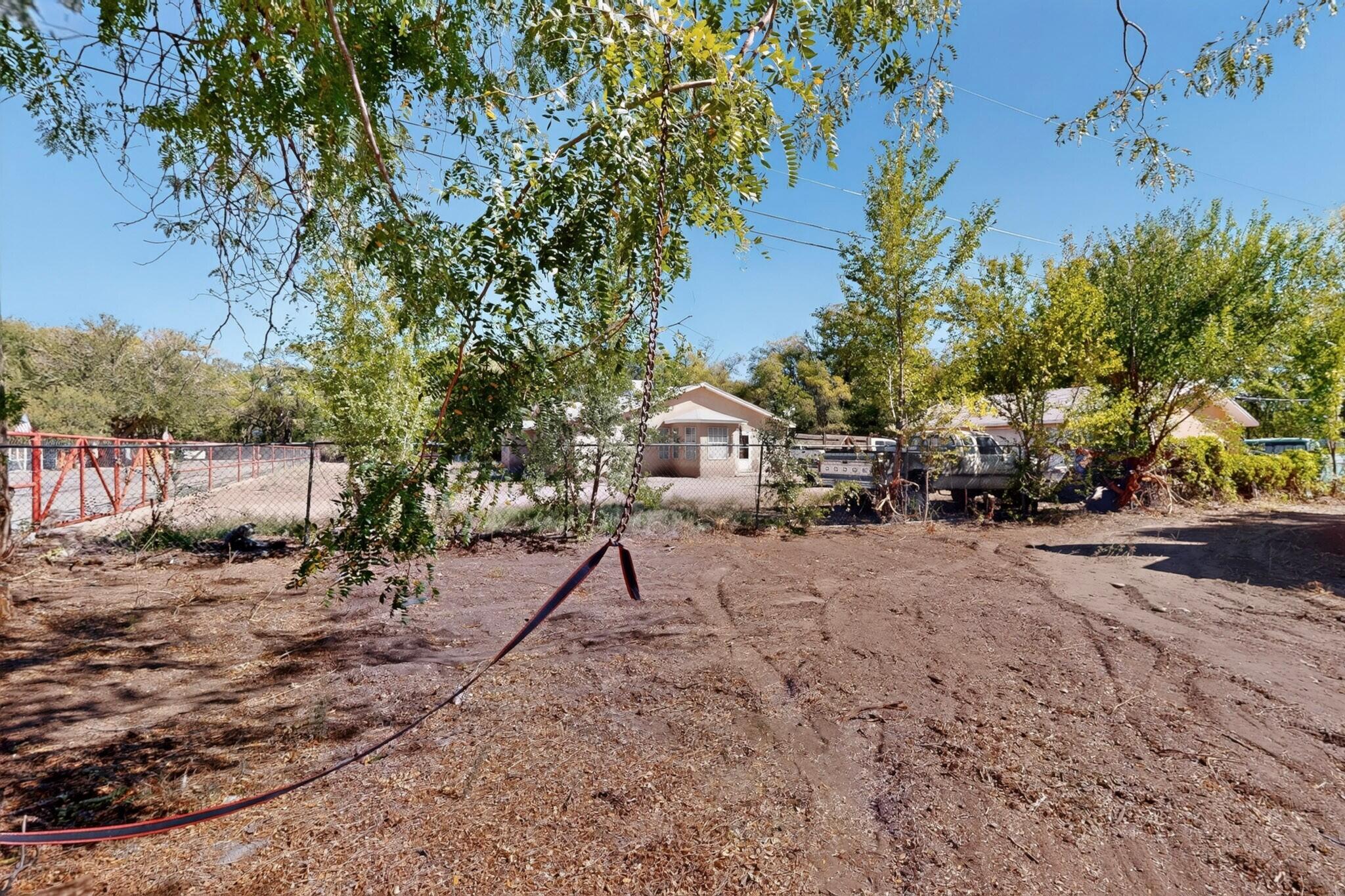 Photo 13 — 2118 Castanada Street SW