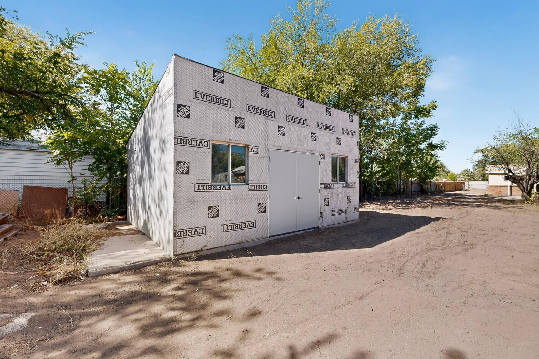Photo 14 — 2118 Castanada Street SW