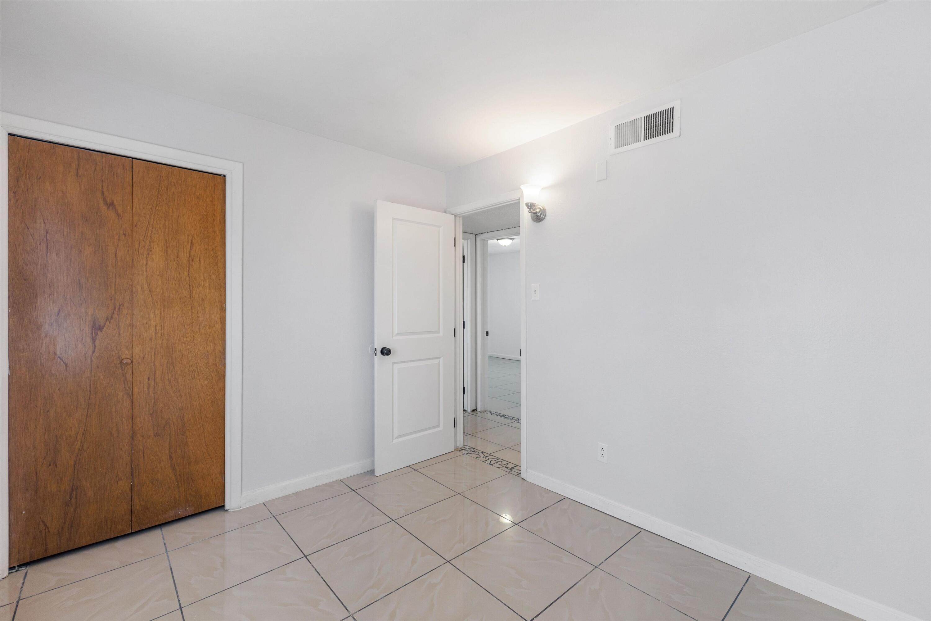 Photo 11 — 3513 Camino Alameda SW