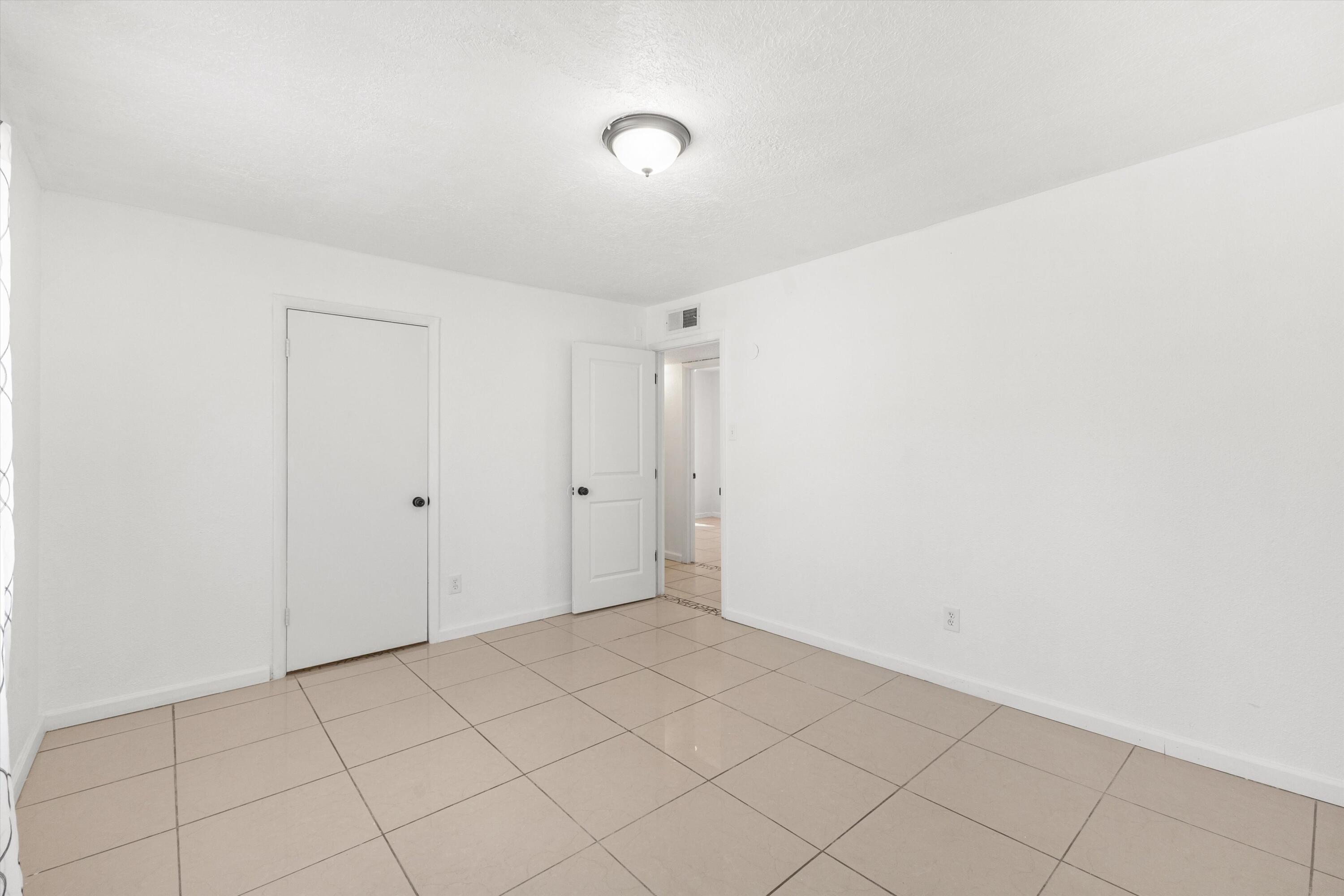 Photo 12 — 3513 Camino Alameda SW