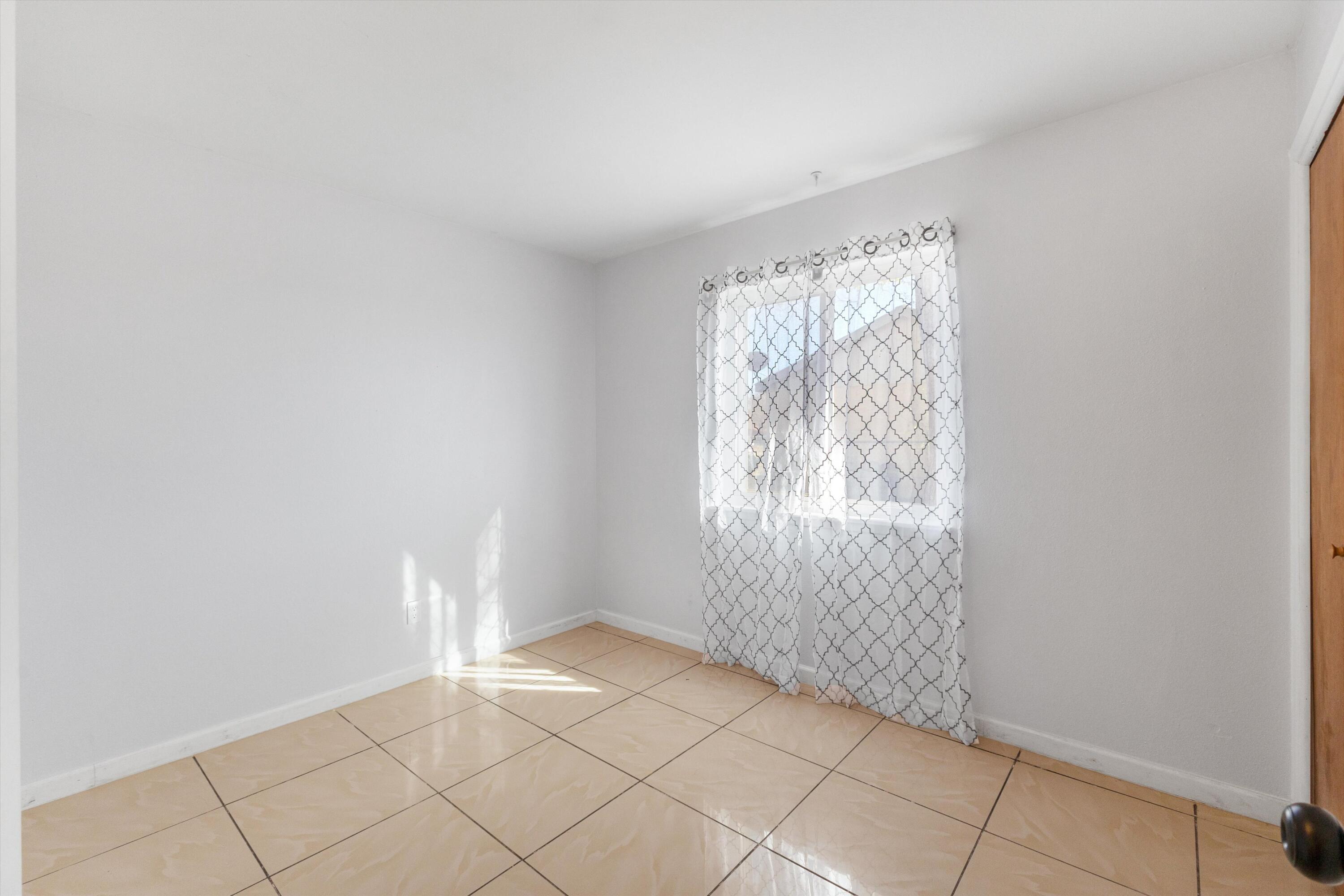 Photo 17 — 3513 Camino Alameda SW