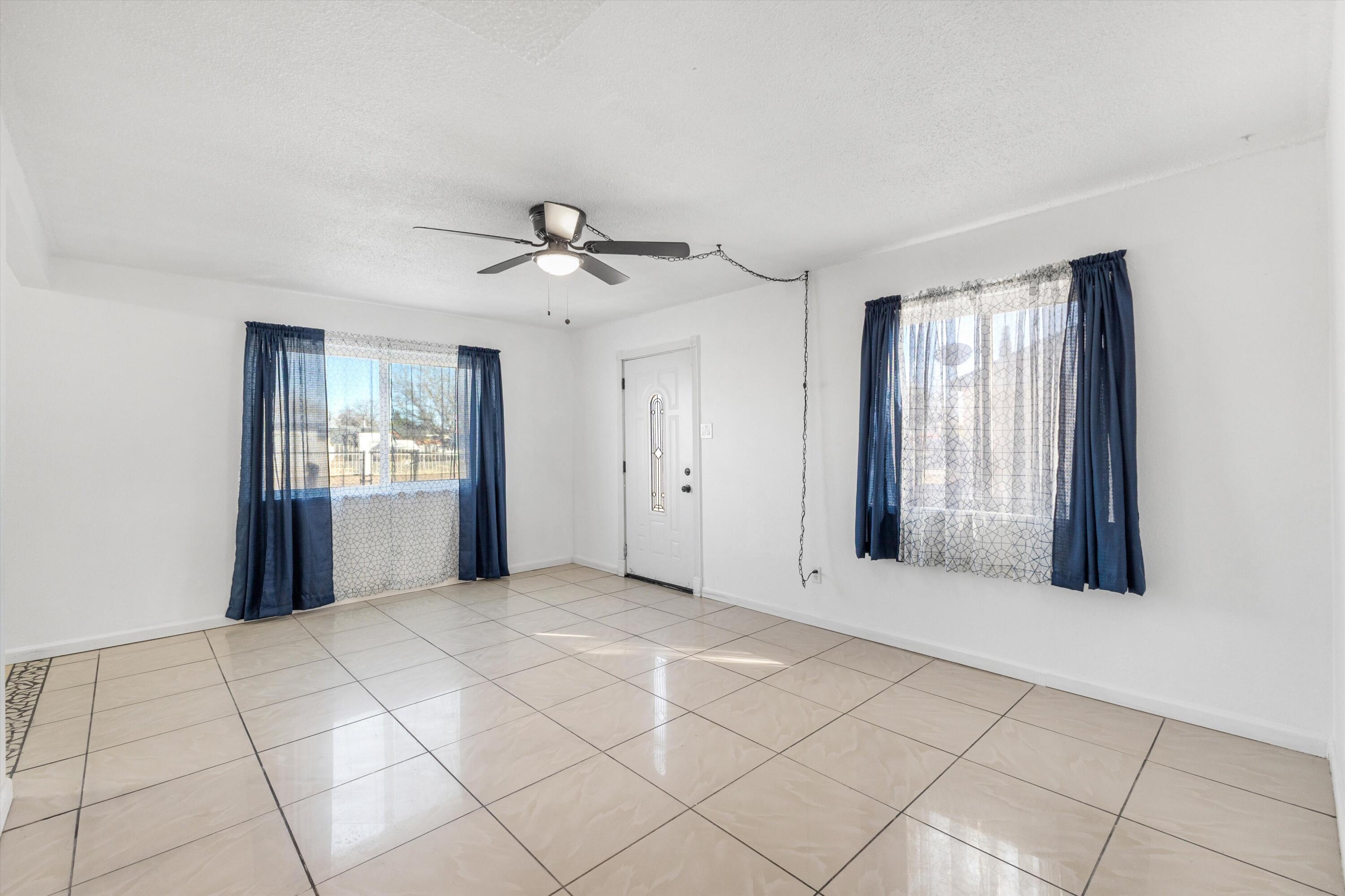 Photo 2 — 3513 Camino Alameda SW