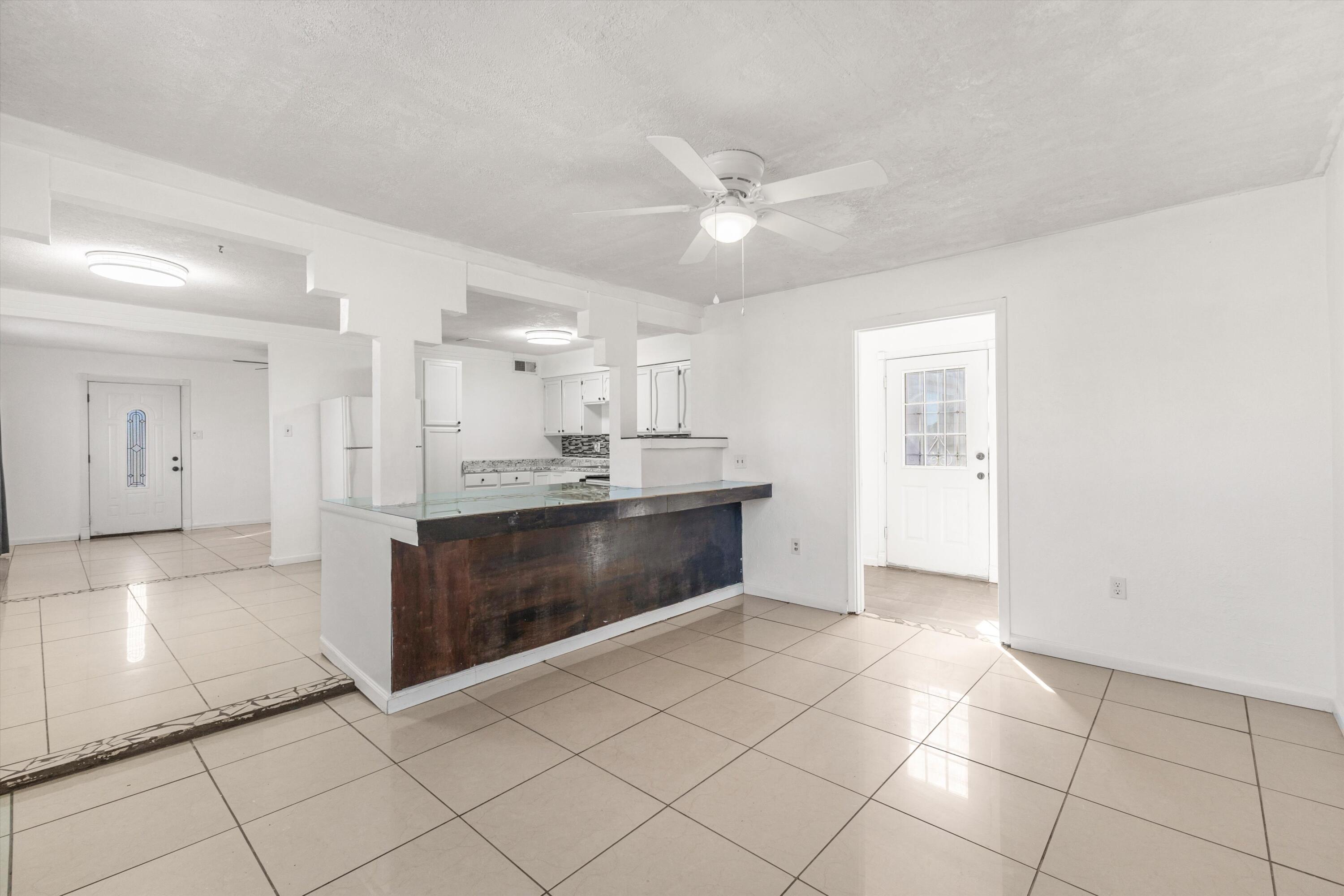 Photo 8 — 3513 Camino Alameda SW