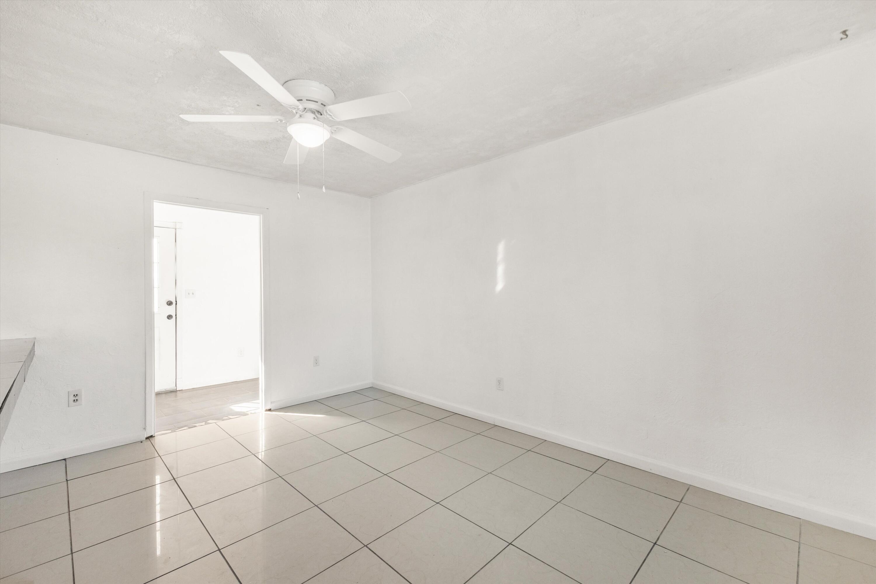 Photo 9 — 3513 Camino Alameda SW