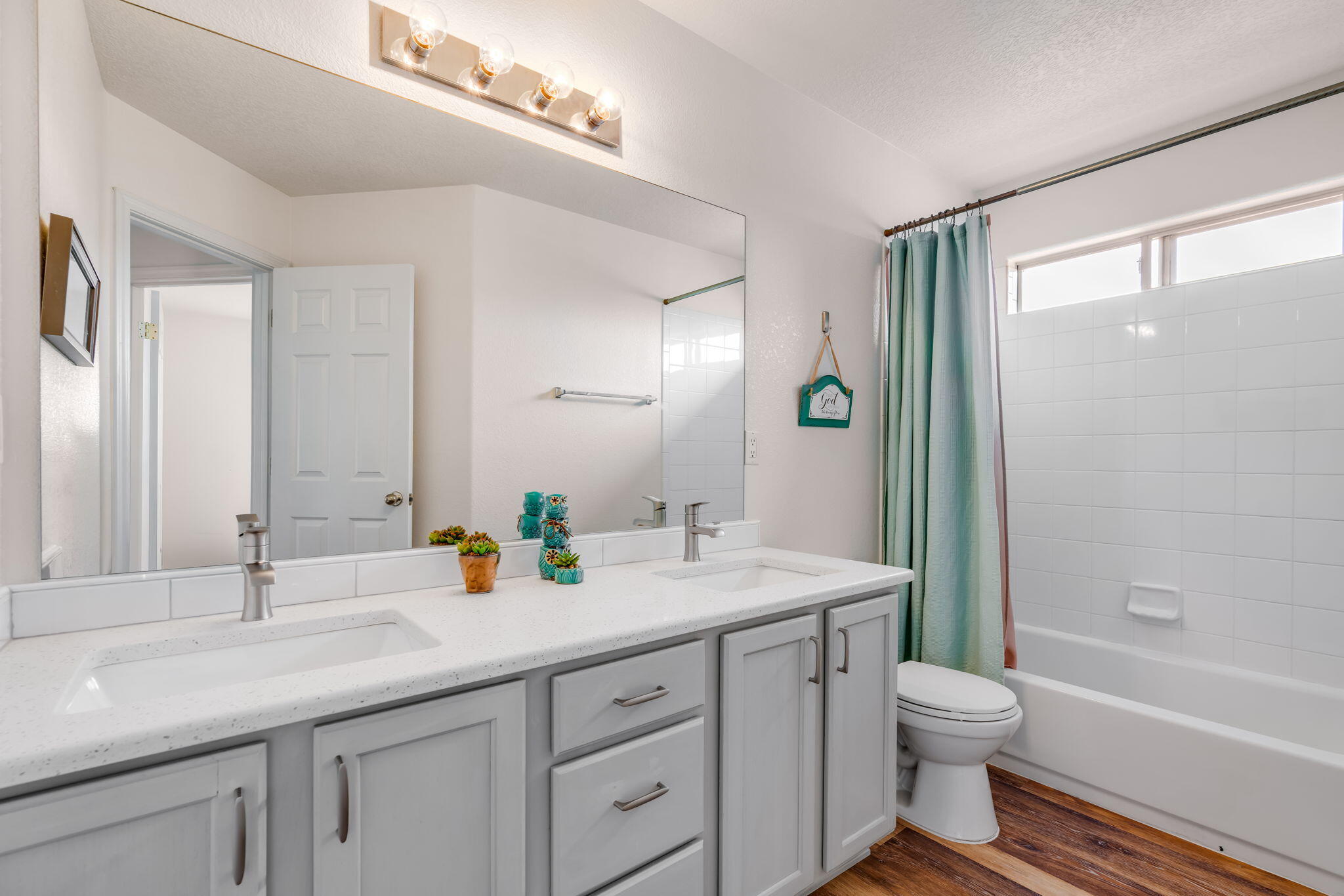 Photo 10 — 9105 Rialto Avenue SW