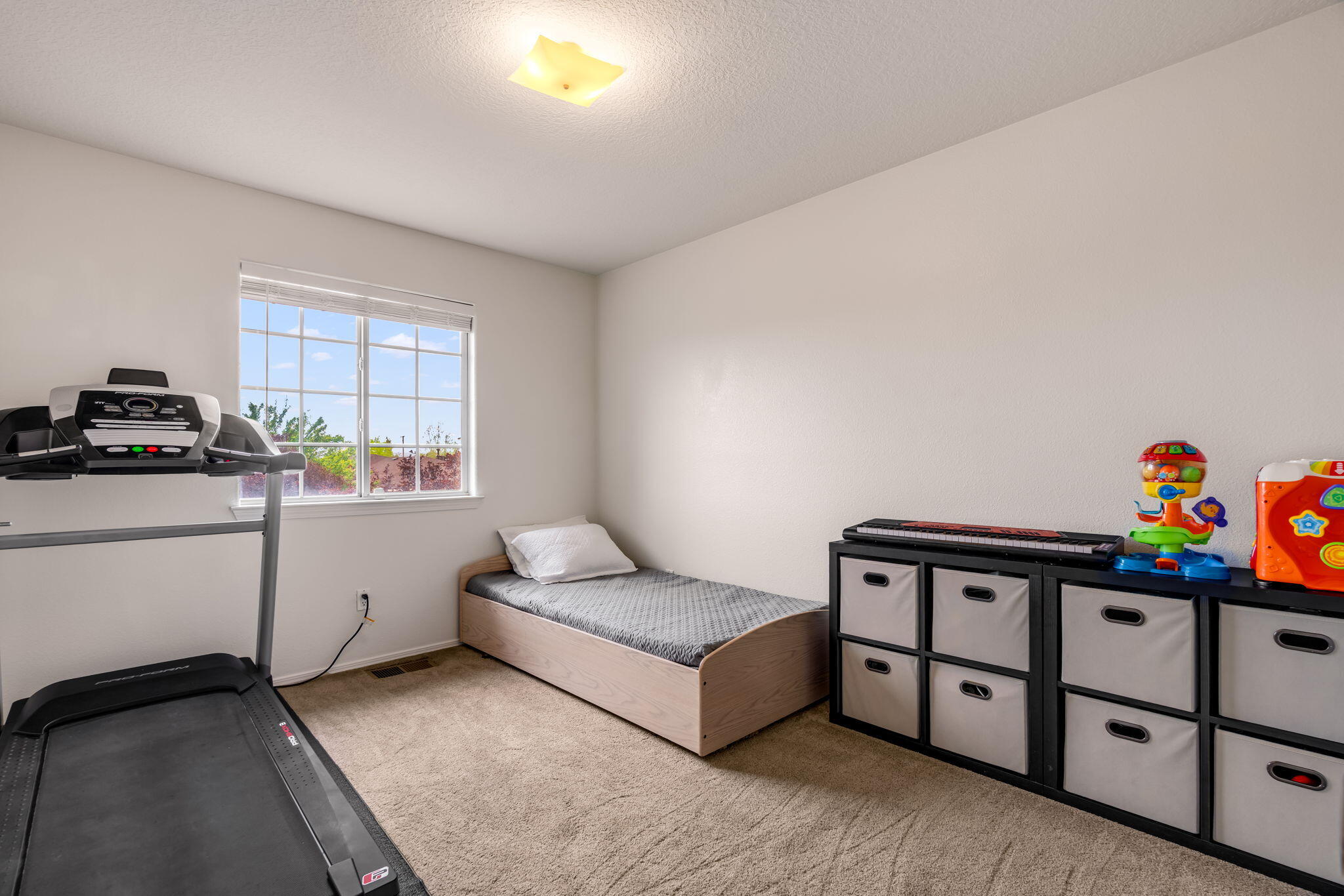 Photo 11 — 9105 Rialto Avenue SW