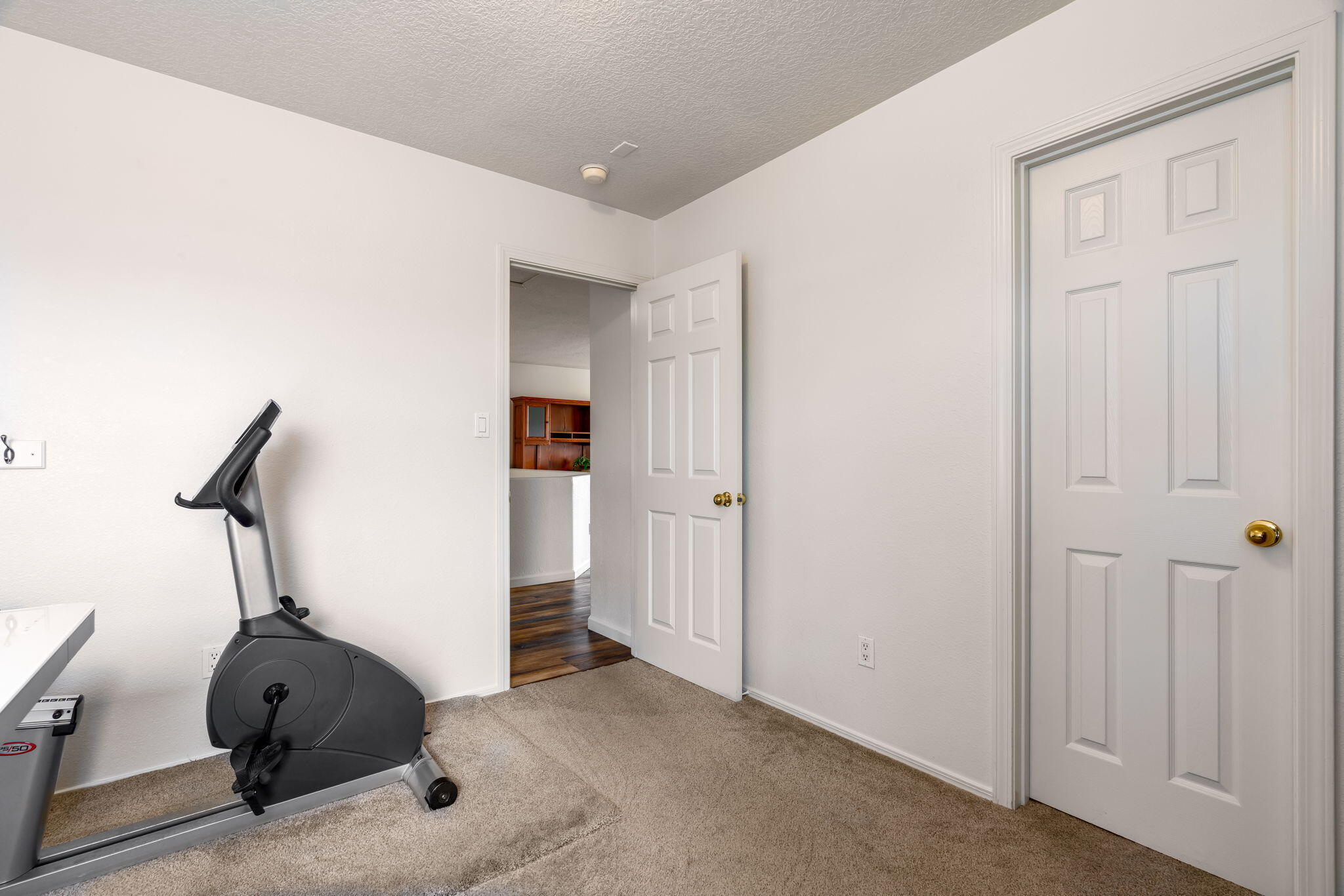 Photo 14 — 9105 Rialto Avenue SW