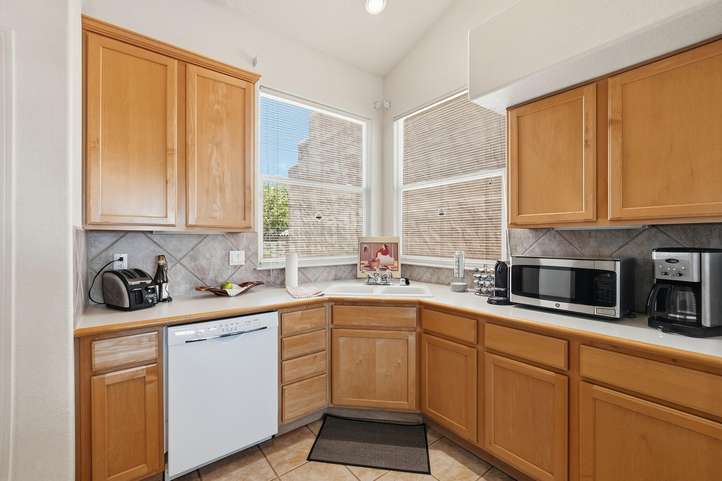 Photo 19 — 4520 Miramar Drive NW