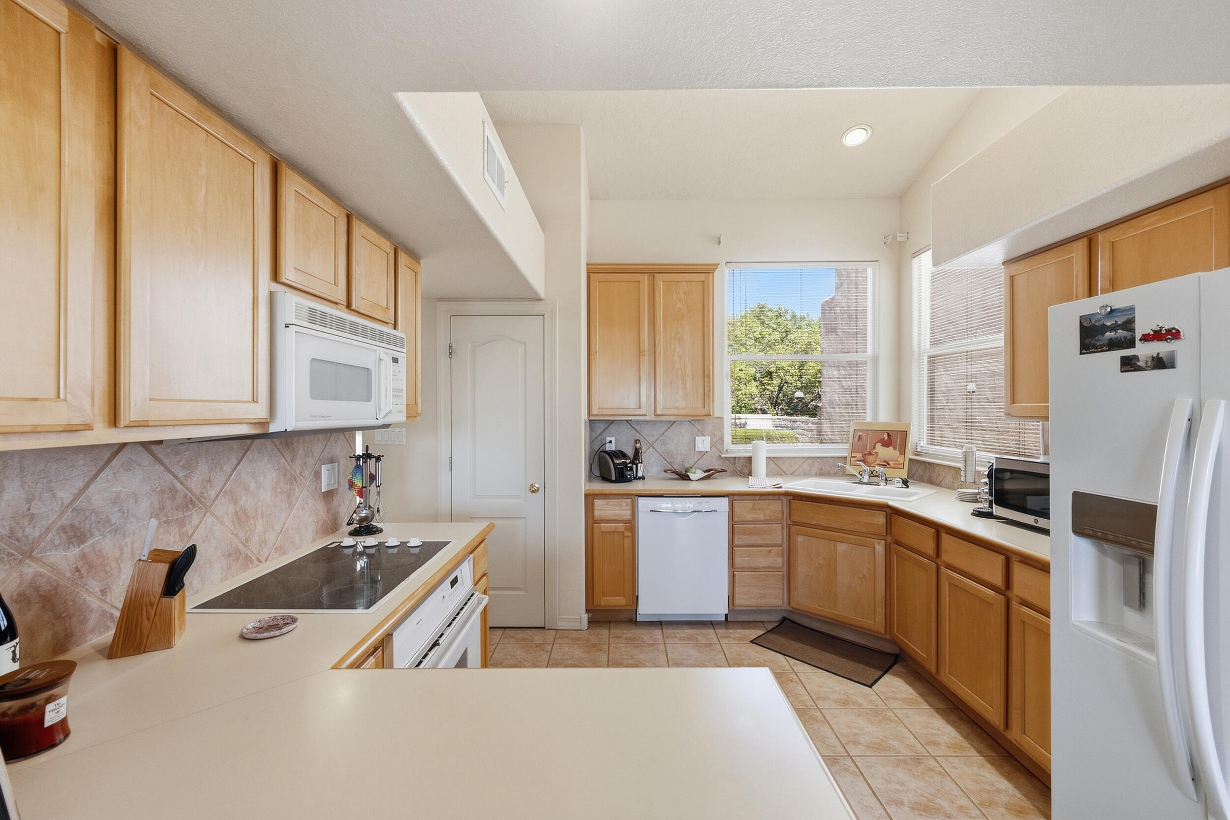 Photo 17 — 4520 Miramar Drive NW