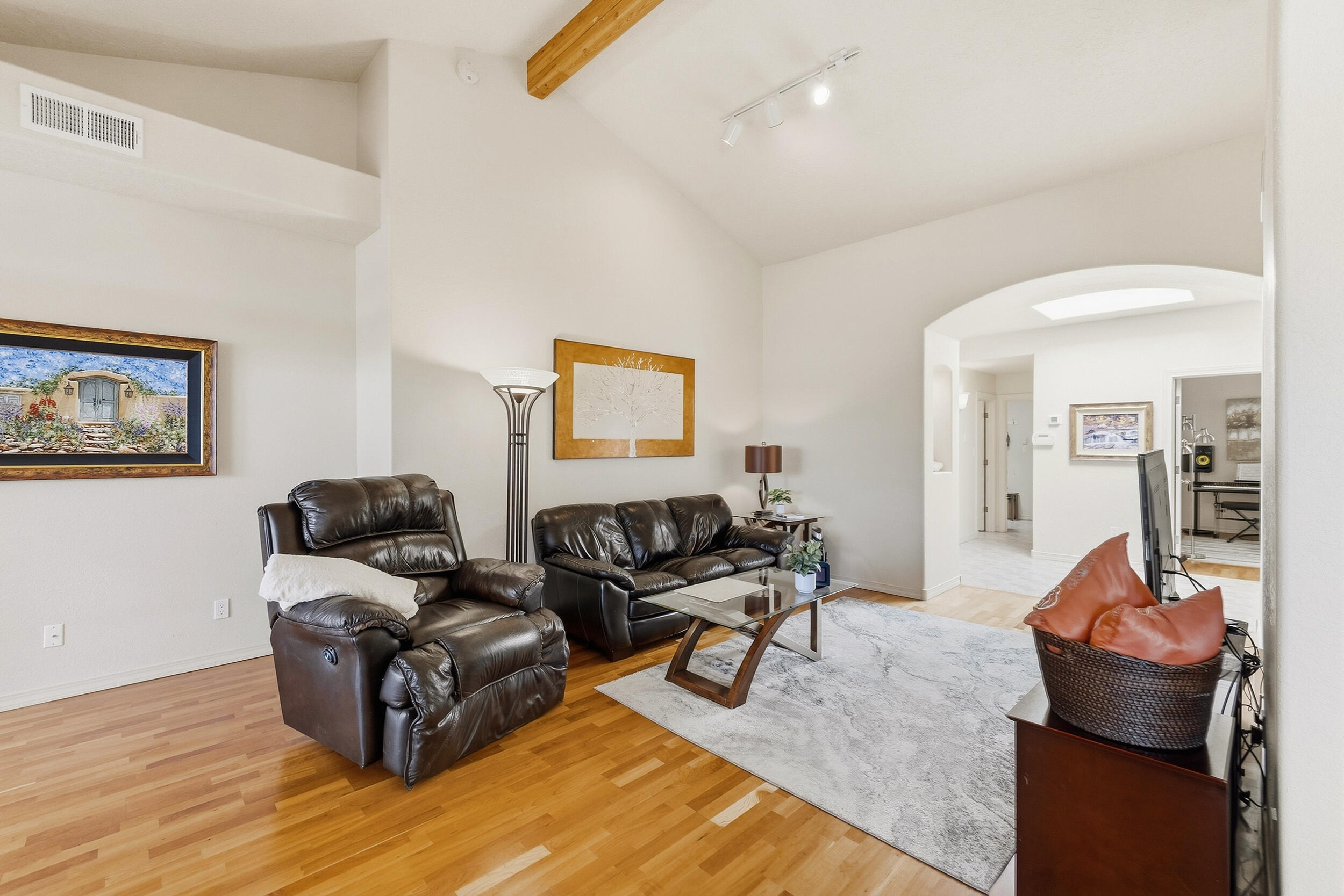Photo 7 — 4520 Miramar Drive NW