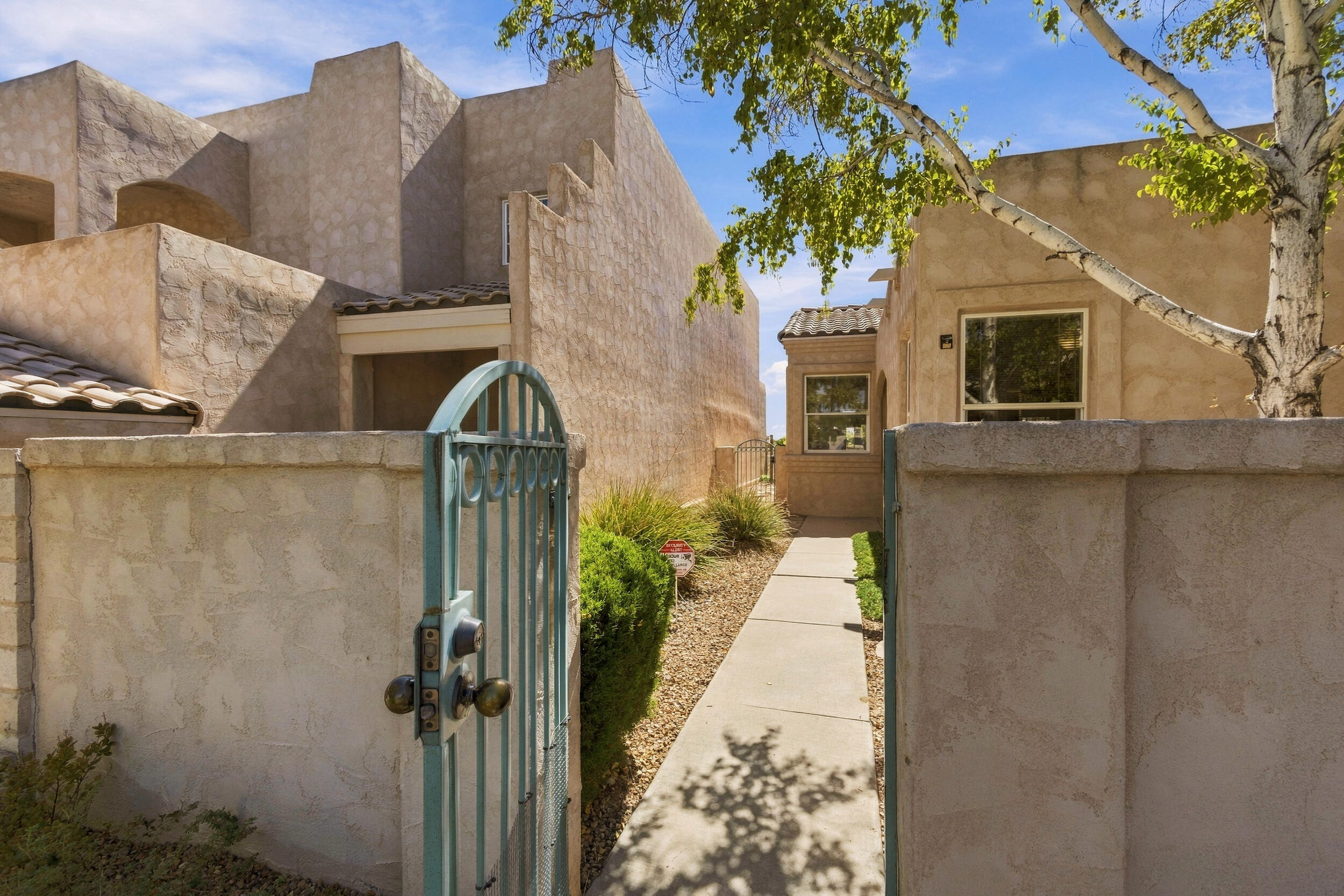 Photo 4 — 4520 Miramar Drive NW