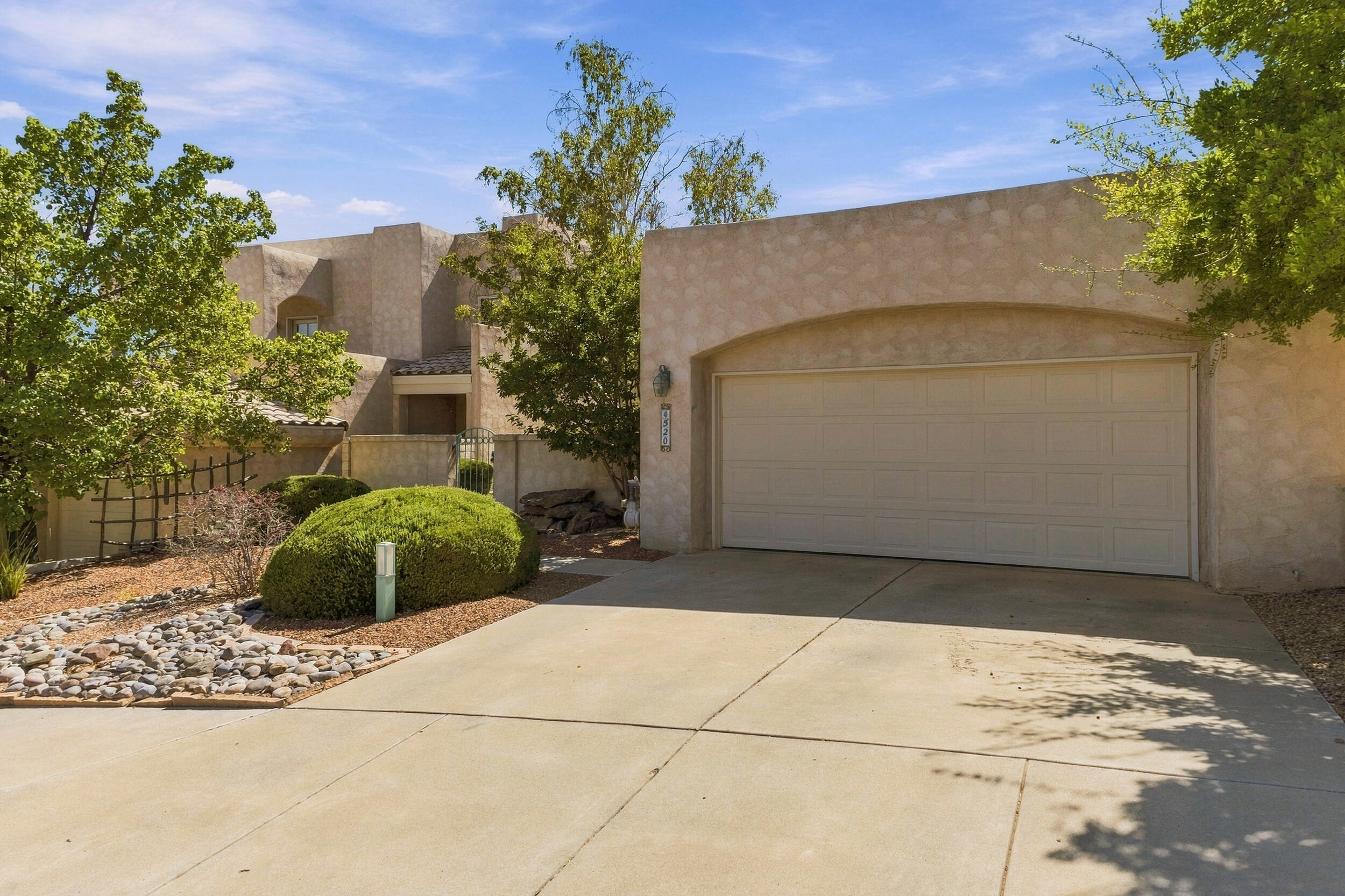 Photo 2 — 4520 Miramar Drive NW