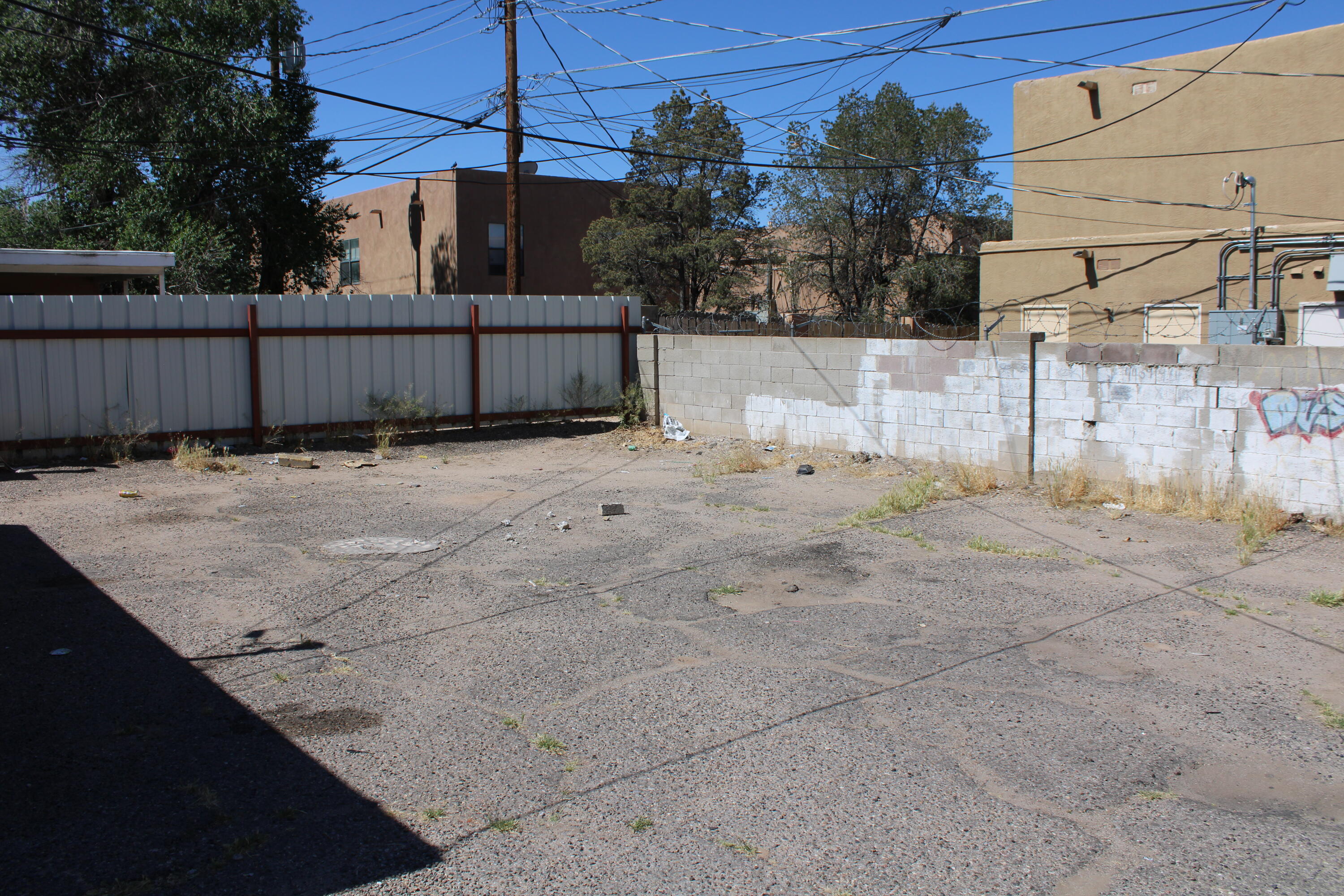Photo 10 — 511 Texas Street NE